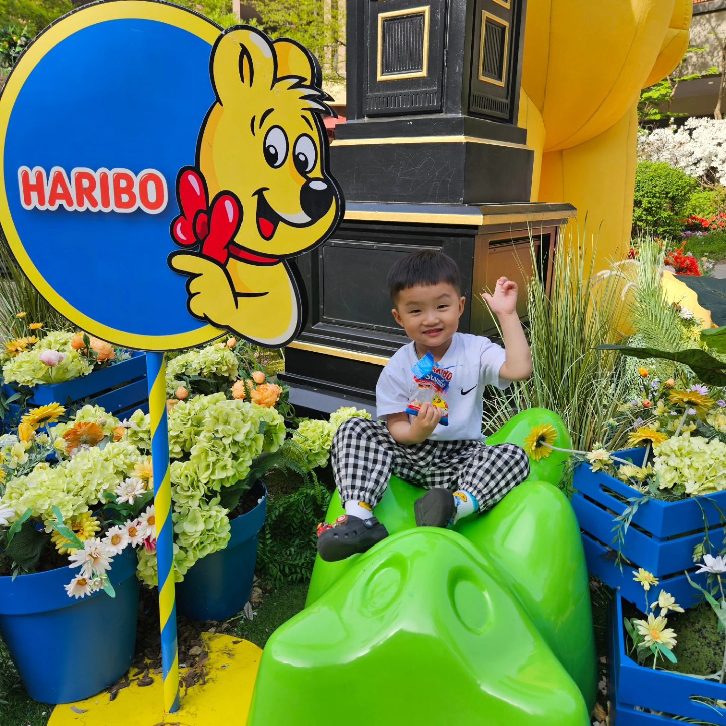 premiumoutlets.korea instax_korea haribo.korea 

아울렛 나들이 
하리보 굿즈행사
이제 아울렛도 어렵지 않아!!!

#하리보블루밍가든 #인스탁스