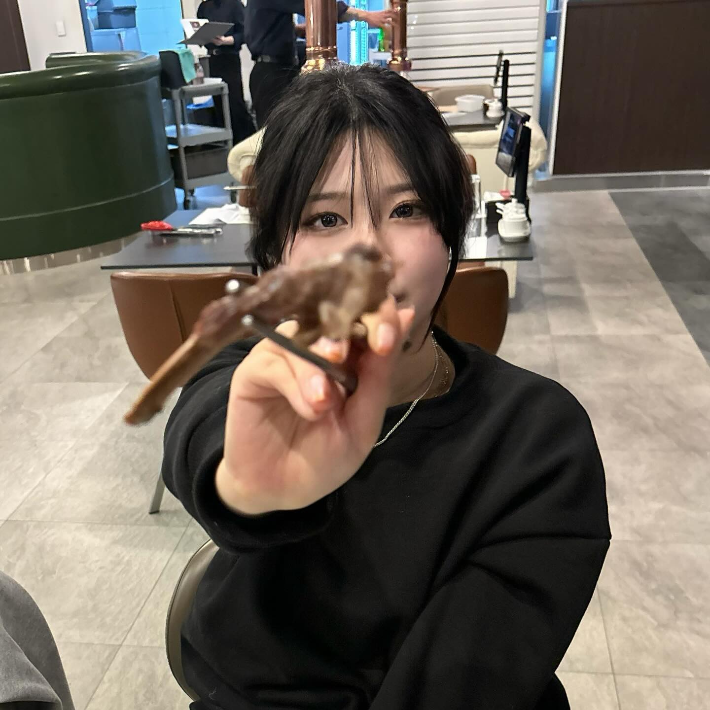 #협찬 익산 모현동 양갈비 맛집 양기와 다녀왔어요!

양갈비하면 양 특유의 누린내때문에 거리감 느껴지는 분들이 계실텐데 요기는 잡내 전혀 없고 할머니도 드실만큼 고기가 부드러웠어요😋
양기와는 프리미엄 양갈비 전문점인만큼 맛부터 직원분들의 친절함까지 모두 100점입니다! 👍🏻👍🏻👍🏻
단체석과 룸이 따로 마련되어 있어 단체모임과 회식 장소로 가도 좋을 것 같아요!

평일 : 14:00~23:00 (l.o 22:00)
주말 및 공휴일 : 12:00~23:00 (l.o 22:00)

#익산맛집 #익산모현동맛집 #익산단체회식 #익산회식 #익산양고기 #익산양갈비 #익산모임장소 #익산룸식당 #모현동양고기 #모현동양갈비 #모현동회식 #익산가볼만한곳 #익산핫플 #익산고깃집 #익산고기집