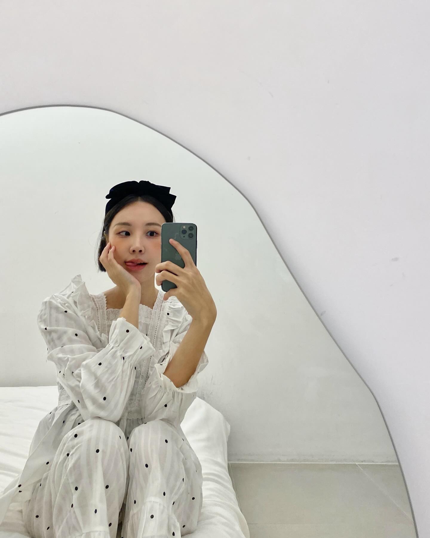 2023년 가장 잘한 일 중 하나,
에그뮤즈에서 스카터로 #헤어라인반영구 한거🖤
헤어팡팡 필수인분들은 89%정도 저 믿고
무조건 시도 해 보세요!
그래도 11%는 본인의 생각과 의지가 있어야 함ㅋㅋㅋ

#내돈내산 찐 후기를 말하자면
영상이랑 사진 찍을때 진짜 티 안나게
한듯 안한듯 자연스럽게 되서 그게 제일 좋고,
저는 너어어어무 마음에 들어서
주기적으로 리터치 하면서 쭉 유지 하려고 해요!
얼마나 마음에 드냐면 리터치 하러 갈 때
#정수리반영구 랑 #입술반영구 도 추가로 할 예정
거의 뭐 반영구녀가 되겠다는😎

egmz.hana 
#에그뮤즈 #수원반영구
