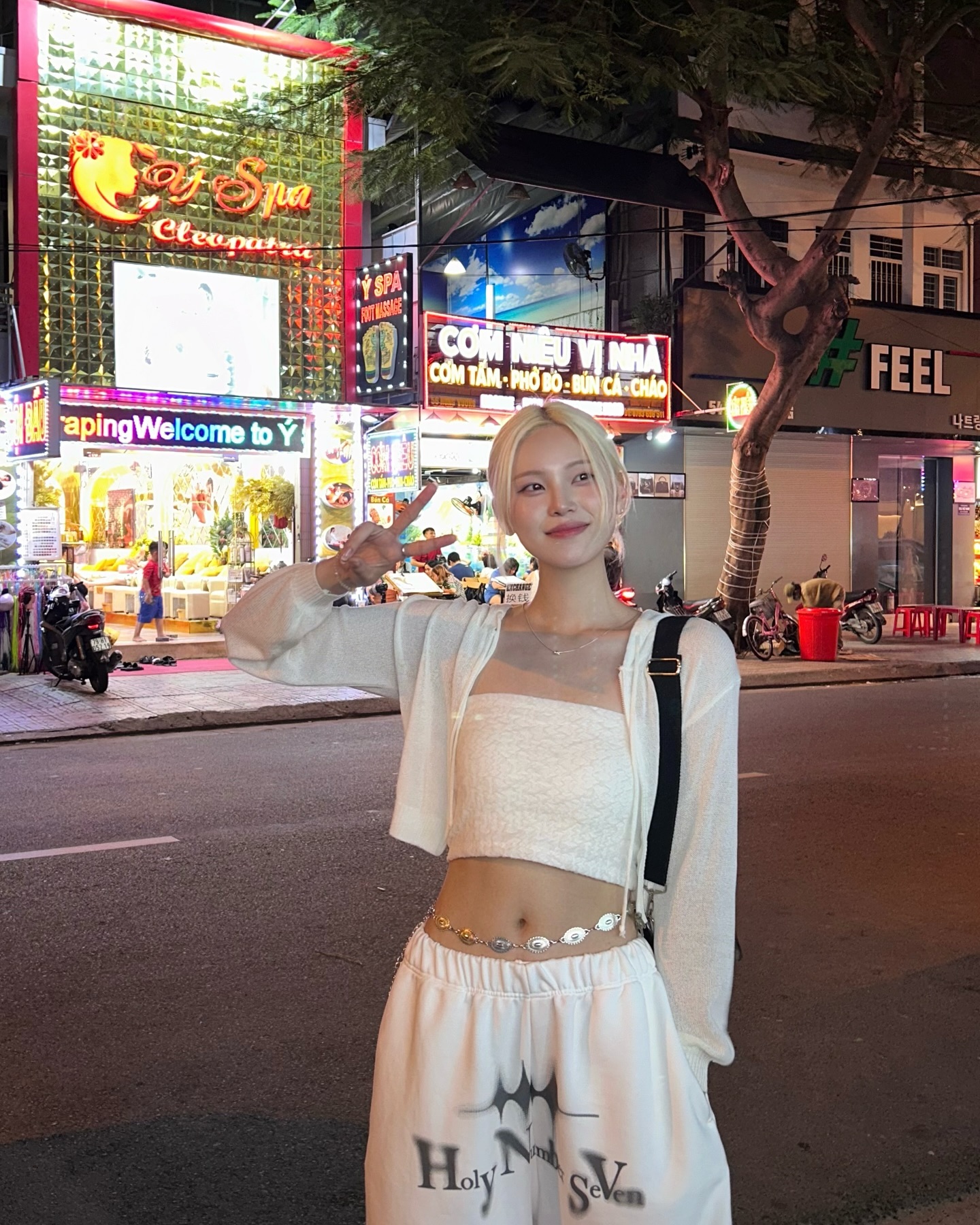 나쨩은 밤이 찐또라며 ⋆ ₊ ﾟ ☽ * ₊ ⋆