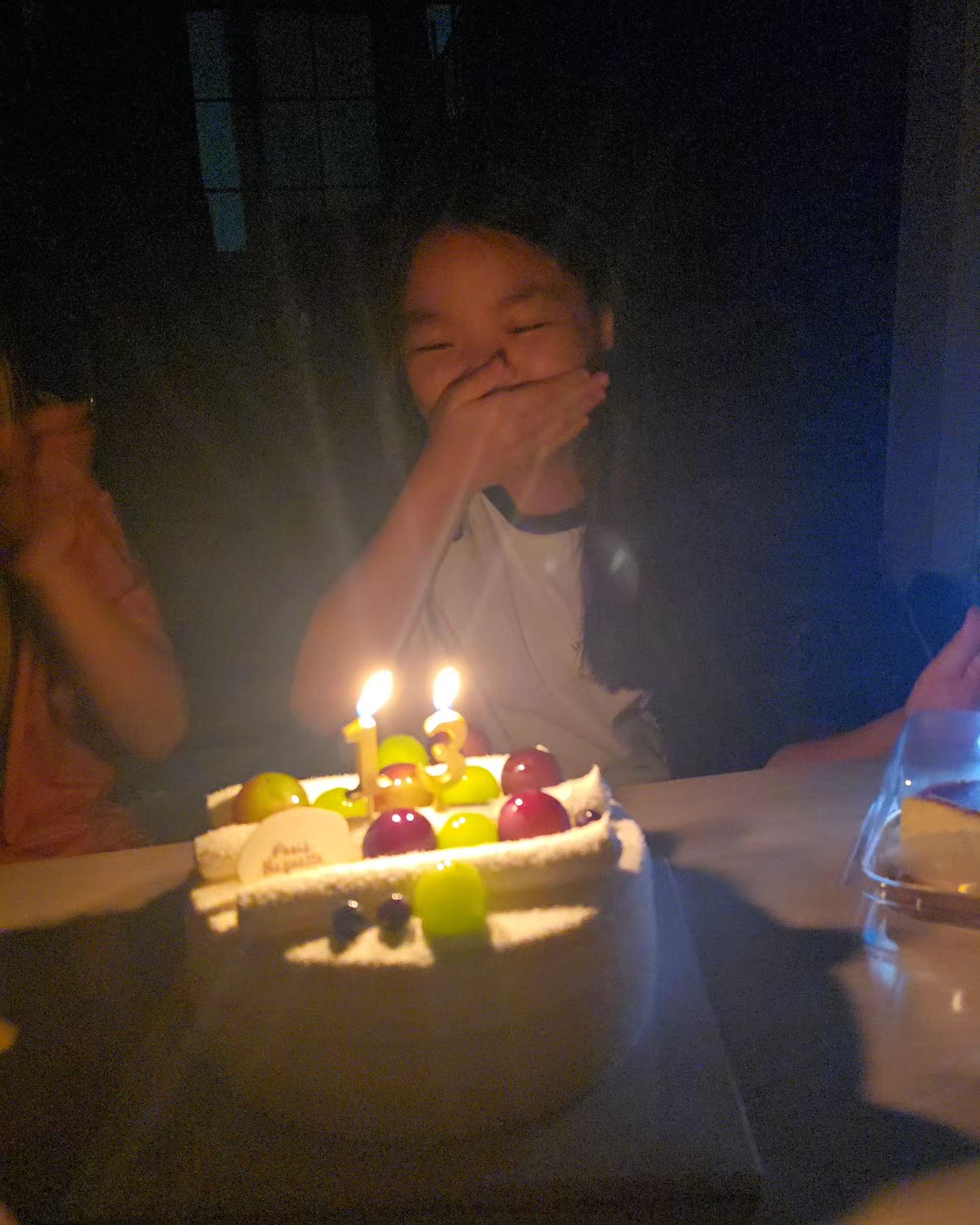 너의 생일❤️2024.09.07

세상에서 두번째 내 보물
이젠 툴툴이가 아닌 다정한 딸❤️
커가면서 더더  엄마편이 되어주는 착한딸❤️
생일축하해❤️
사촌동생이랑 영통하며 놀다가ㅋ
케이크 한다고 끈으려길래ㅋㅋㅋ되따고
같이 하자해떠니 은이가 더 좋아함ㅋ
큰아빠한테도 축하받고ㅋ부끄럽다고ㅋㅋㅋ
귀요미네ㅋ

#내딸 #생일날