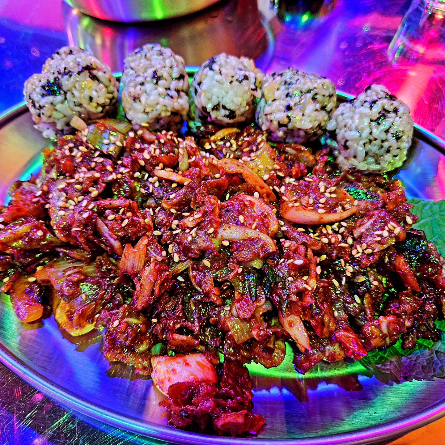 #쏘주충전소 
진짜 오랜만에 넘나 맛있는곳 발견❗️
안주가 다 내스타일이여서 지금도 가고 싶은곳!!! 
가격이 넘 착해서 둘이서 
안주 다섯가지와 소주3병 마셔도 4만원대 혜자스러운 포차😊

📍오돌뼈와 주먹밥 조합은 최고 
📍배부르면 라면땅 시켜먹기 
📍소주가 무려 3,500원 

#대구내당동맛집 #내당동맛집 #내당동맛집추천 #대구맛집 #대구포차 #대구포장마차 #대구포장마차추천 #쏘주충전소맛집 #맛집스타그램 #대구서남시장맛집 #서남시장맛집