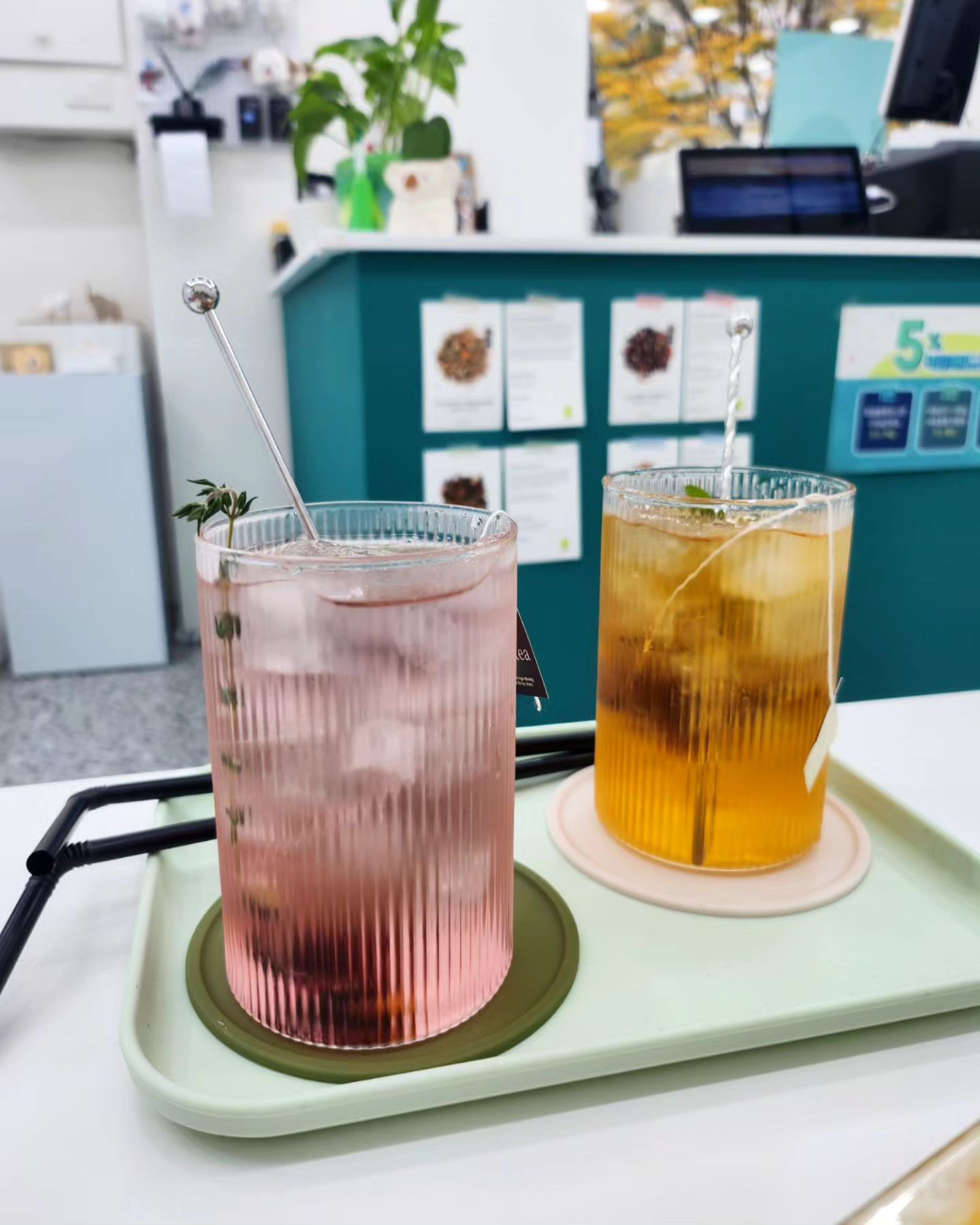 내 입맛에 꼬옥 맞는 가장 완벽한 #샌드위치카페

샌드위치의 아채가 너무 신선하고, 호불호가 심한 야채는 들어있지 않아서 가벼운 마음으로 먹기 좋아요!

인테리어도 예뻐서 #예카 로 딱이네요~

닭가슴살 샌드위치랑 단백질 음료 등도 있어서 운동하시는 분들도 자주 찾으셨어요!

케이크도 단호박&쑥, 녹차가 특히 꾸덕하고 맛이 찐~해서 완전 취저입니다!!
-
#샌드위치 #카페 #세류동 #카페도운 #수원수제샌드위치 #수원수제샌드위치카페 #세류동예쁜카페 #세류동예카 #세류동카페