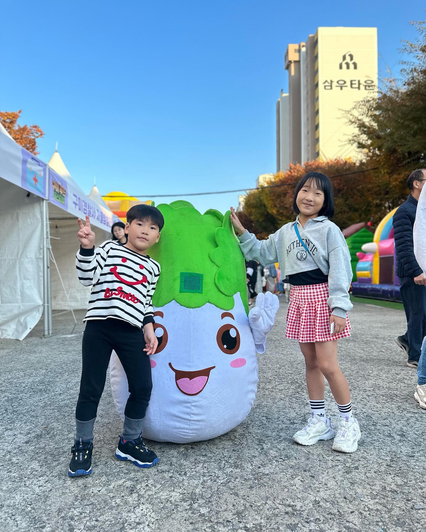 gumi_food_festival 
.
.
.
올해는 나도 가보았네요 
사람도 많고 먹거리도 많고 
혼이 빠지고 저녁엔 춥고 
애들은 신나다가 싸우고 
지지고 볶고 ㅎㅎㅎ
아무튼 구매푸드페스티발 즐거웠어요 ^^
.
.
.
#구미푸드페스티벌 
#구미시
#가을행사 
#구미핫플 
#구미시복개천
#구미가볼만한곳
