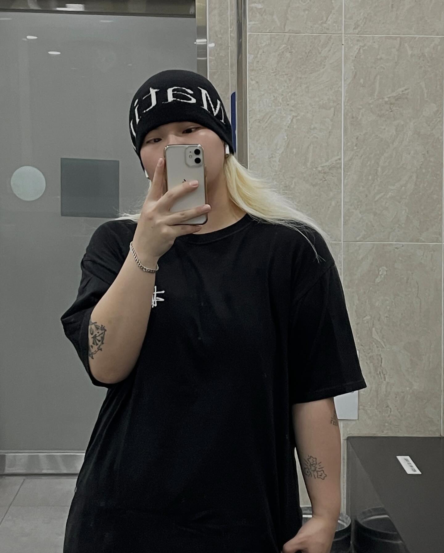 비니에 햇빛흡수룩 ((덥다))