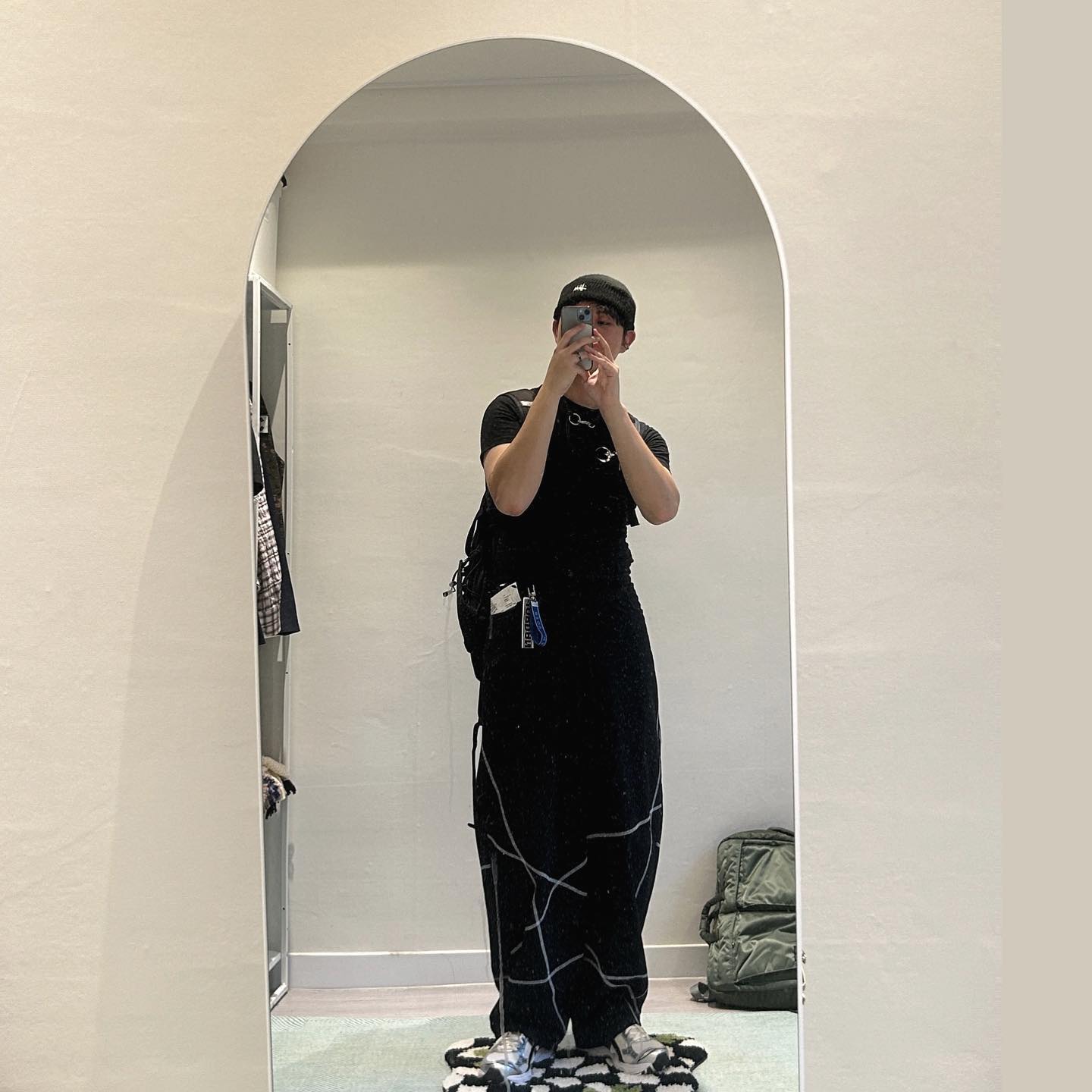 비가 그치니 다시 햇살이 뜨거워지네요 반팔 다시 돌아와