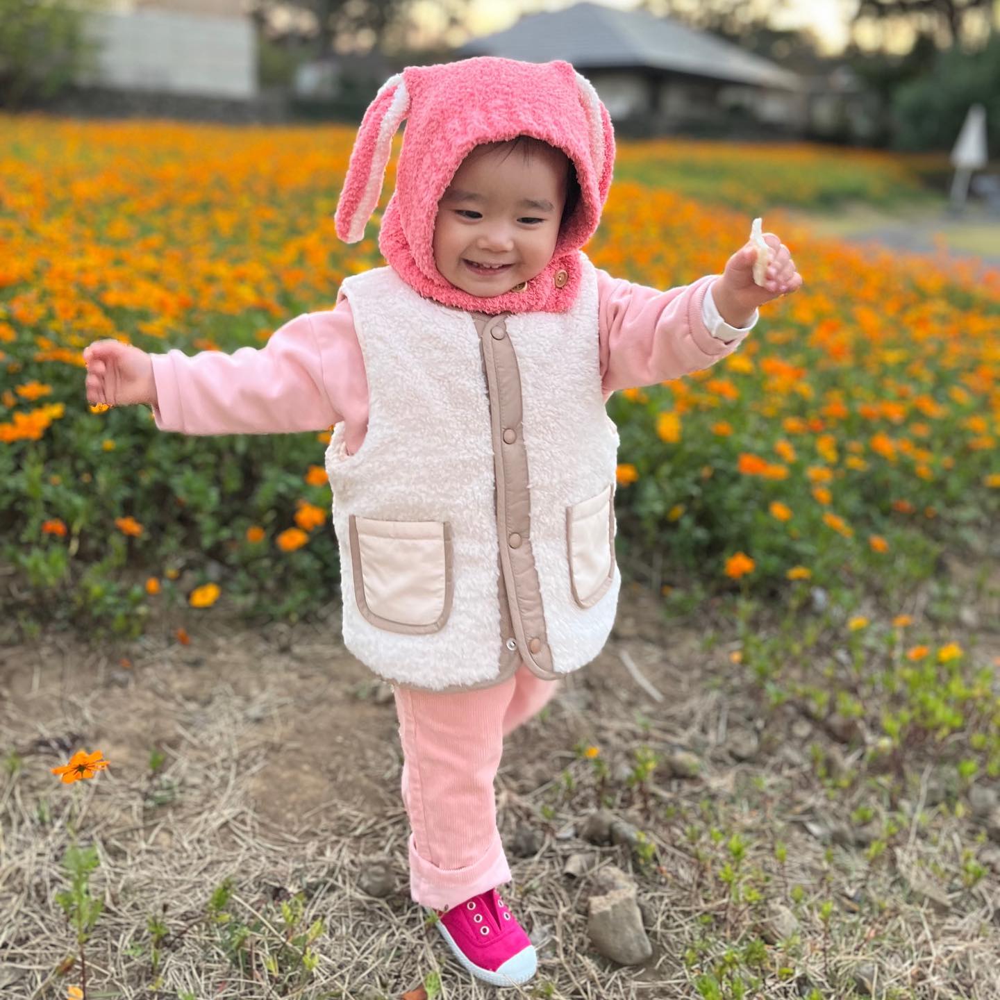 세젤귀 내토끼 🐰💞💖
요즘 진짜 눈물나게 매운맛? 이지만
너무너무 예쁘다 🤍
우리가족 아프지말구 행복하자아!! 
같이 사진 찍기 점점 힘들어지는 느낌이지만 🥲
귀여우니 봐줄게🫰🏻

#제주일상 #딸맘 #엄마랑커플룩 happyprince_official 
#주말데이트 #제주카페 #맘커플룩 #해피프린스 #엄마랑딸