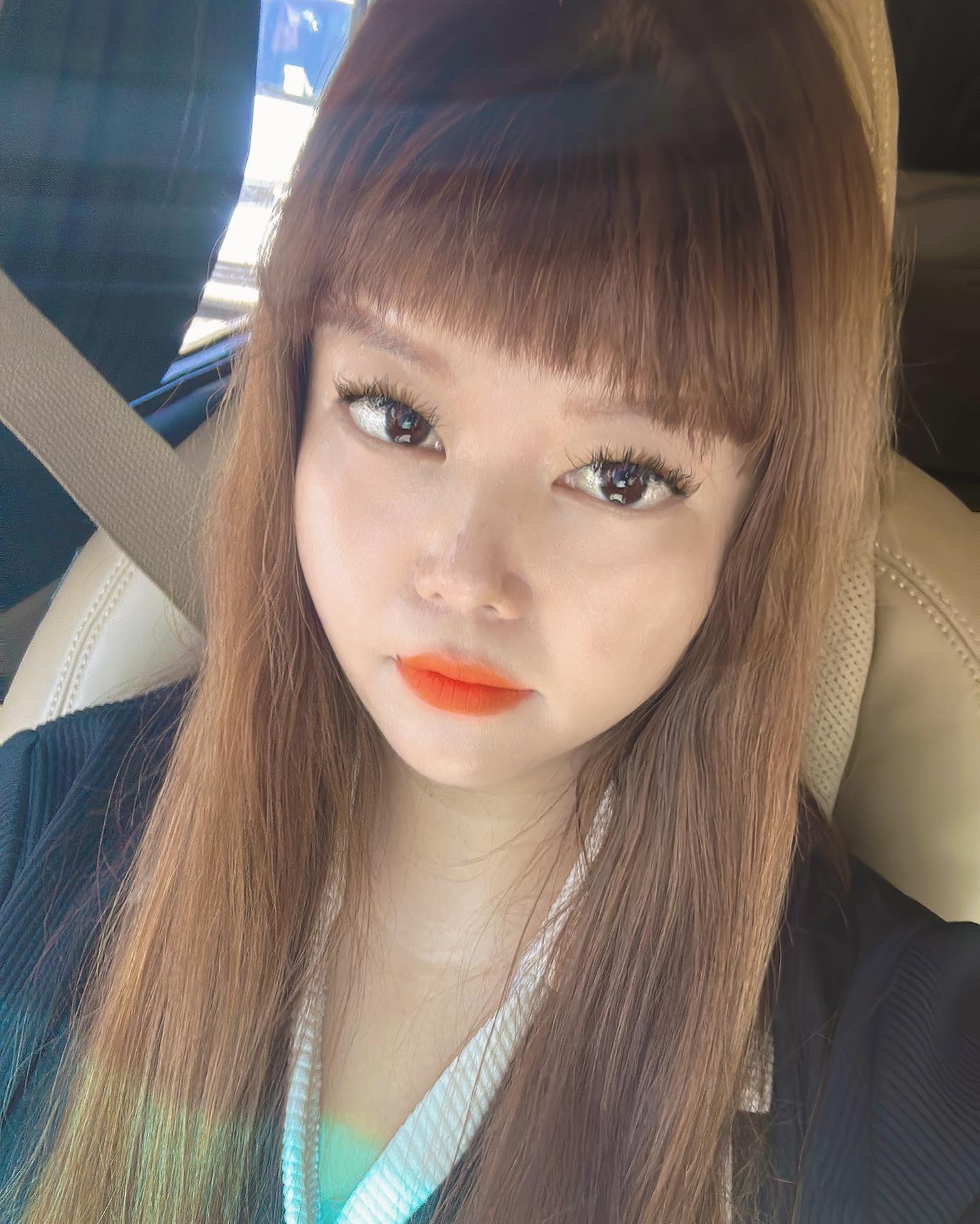 고딩 친구들  만나기로  했는 날 😄

몇십년만에 보는거네 ㅋㅋ 일요일 자부 처음이네 ^^

시내도 고딩이후 처음 ~~

친구들보기전 ~~와이리 떨림 😍😍 

즐겁게 놀다가 가야지😚