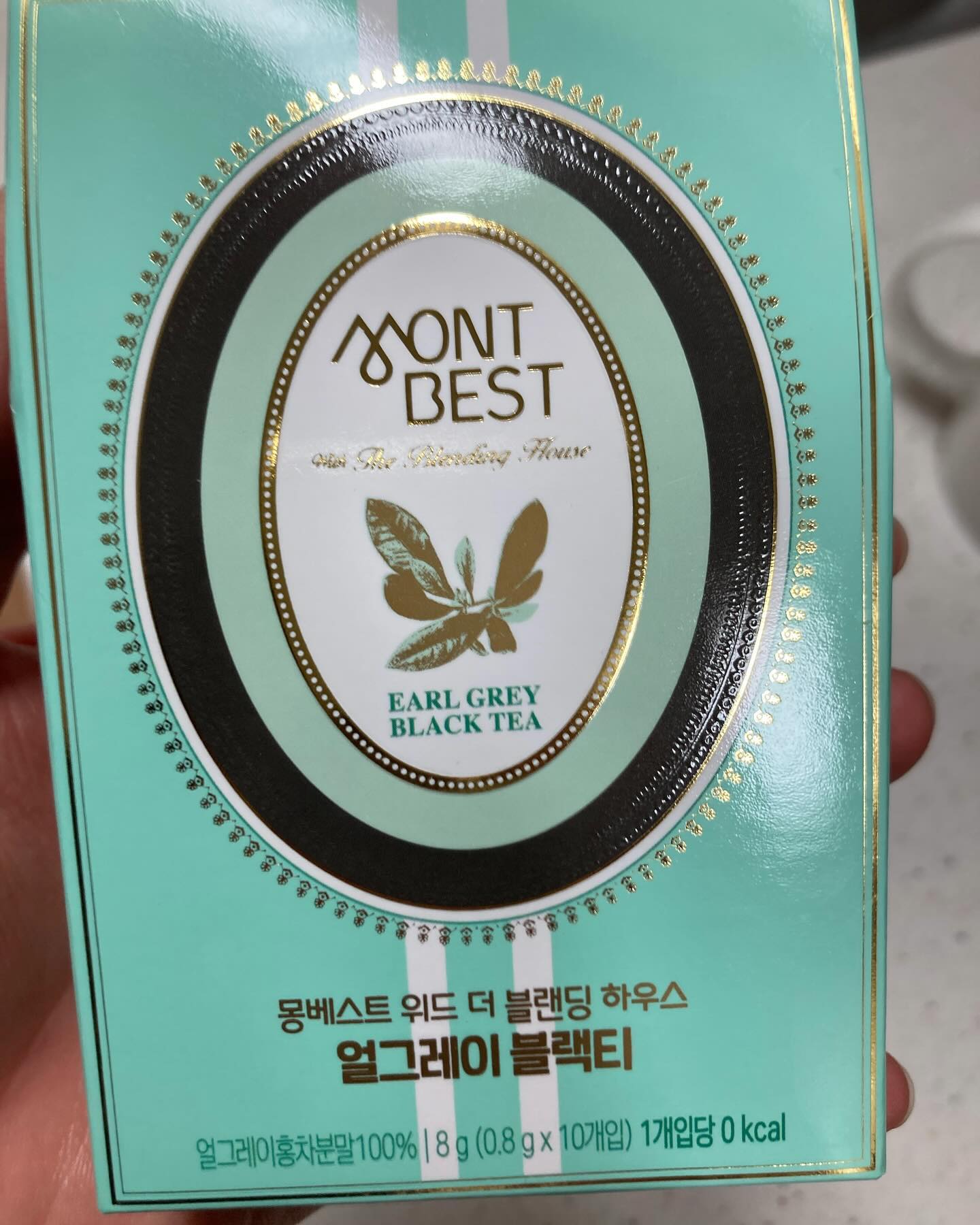 #할인구매 montbest #몽베스트 #몽베스트티
평소에는커피를  자주 마시는 편인데 몽베스트 블랜딩 버라이어티팩은 10p씩 4가지맛으로 4박스가 들어있어서
그날그날 먹고싶은 맛에따라 골라서 마실수 있고
박스가 예뻐서 선물로 주기에도 좋은듯
#스페셜티 #몽베스트 #블랜딩티 #송혜교티 #몽베스트녹차 #블랜딩하우스 #몽베스트위드더블랜딩하우스 #송혜교콤부차 #몽베스트홍차 #몽베스트콤부차