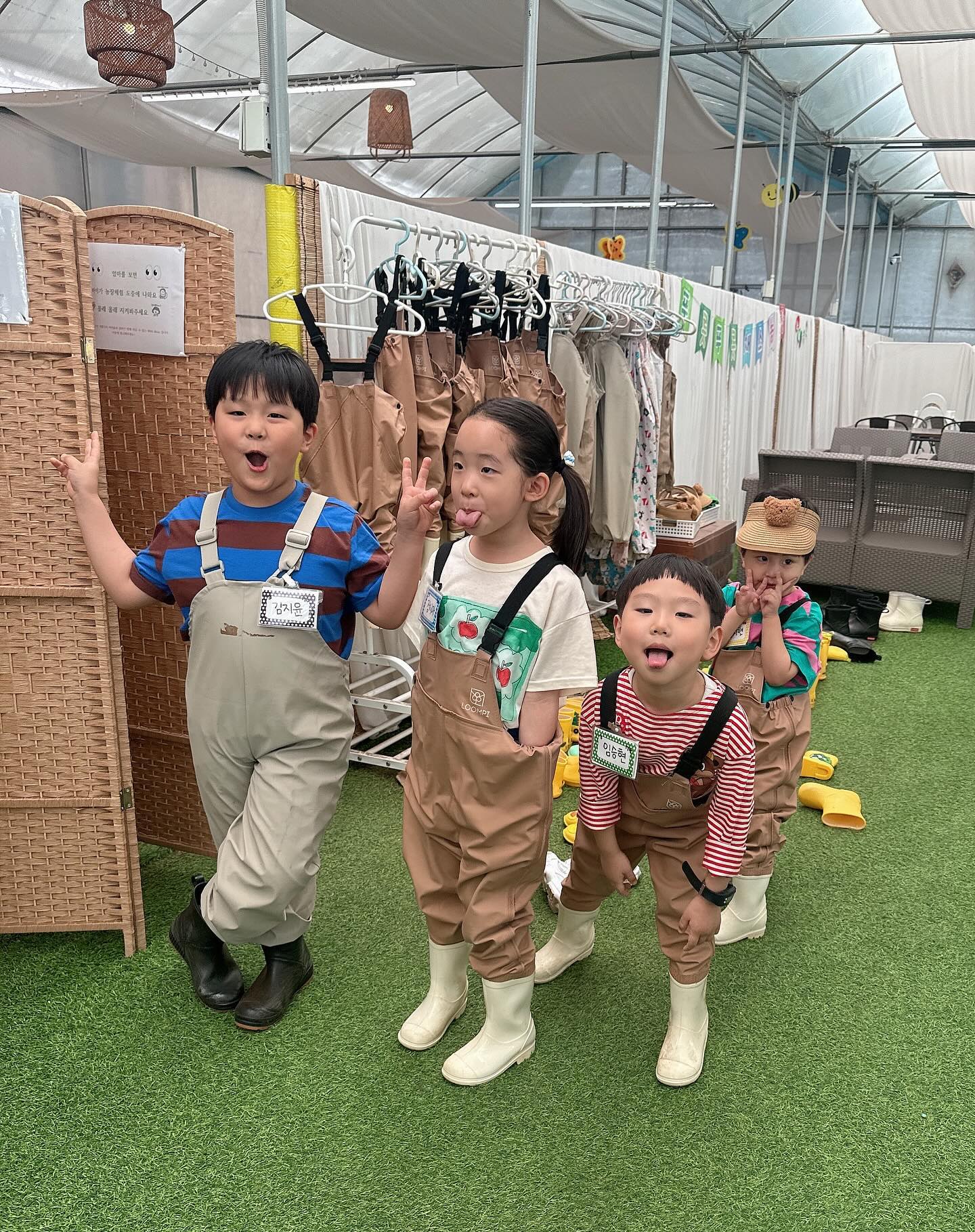 #스페이스팜강동 
얼집 친구들과 농장체험
이제 또 뭘 해볼래??ㅋㅋ
-
-
#어린이체험 #농부체험 #매달달라지는체험 #어린이집친구들과함께❤️ #엄마손도잡아줘
