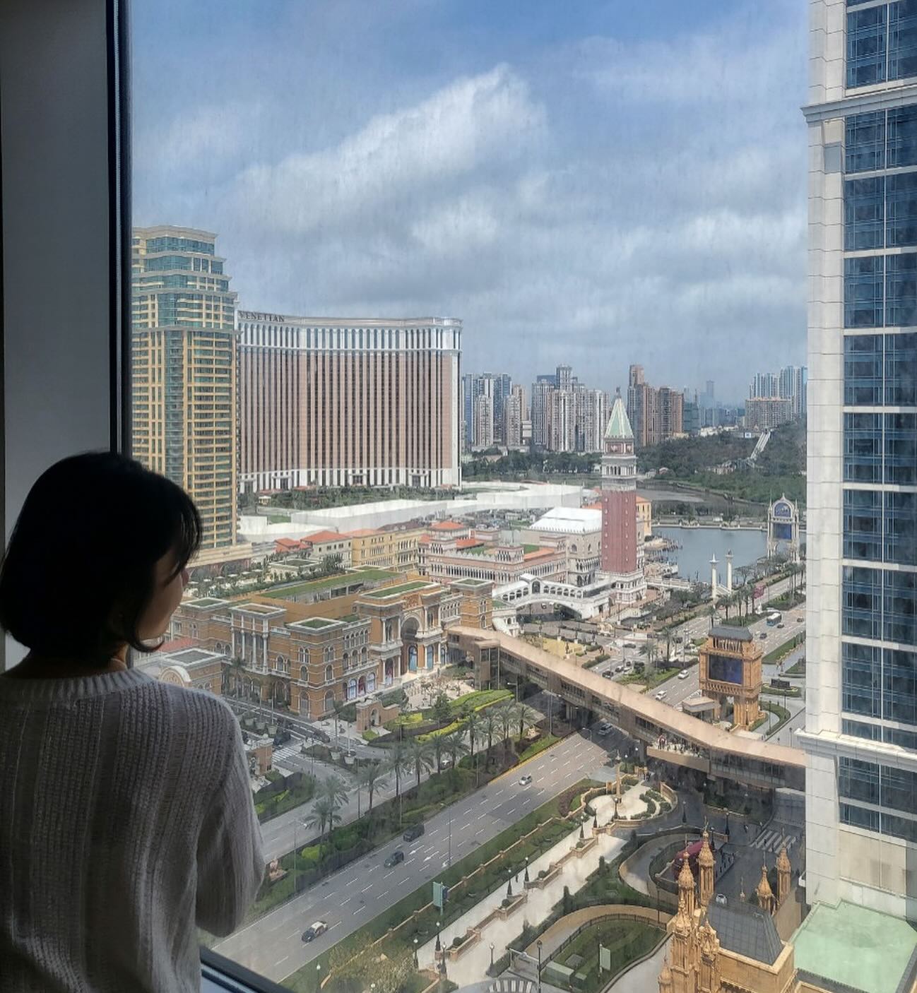 .
내 인생 첫 친구 나래복과 함께한 주말 여행으루 조금 일찍 시작한 2024 홍콩 아트위크~~~ 언니 돈 많이 벌어서 또 놀로가자~~~~😚💛