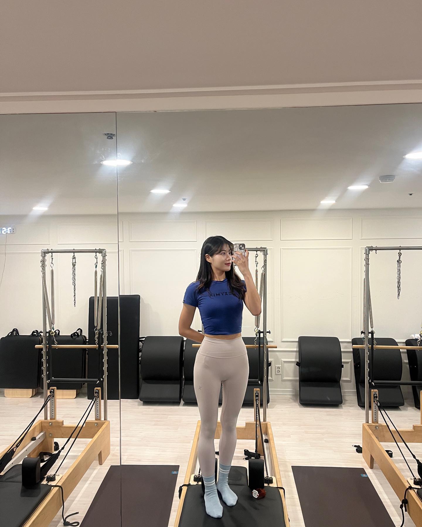 23.08.09 리포머 수업🥰❤️

어제 태풍소식을 접했지만 운동을 하러갔어요😬티랑 양말이랑 색깔맞췄어요💙🩵월급타면 운동복부터......얼른사고싶어요🙈 모두모두 오득근!! 비오고 태풍~모두모두 조심하세요😔〰️🌪️

#필라테스리포머운동 #운동 #운동기록 #선팔은곧맞팔