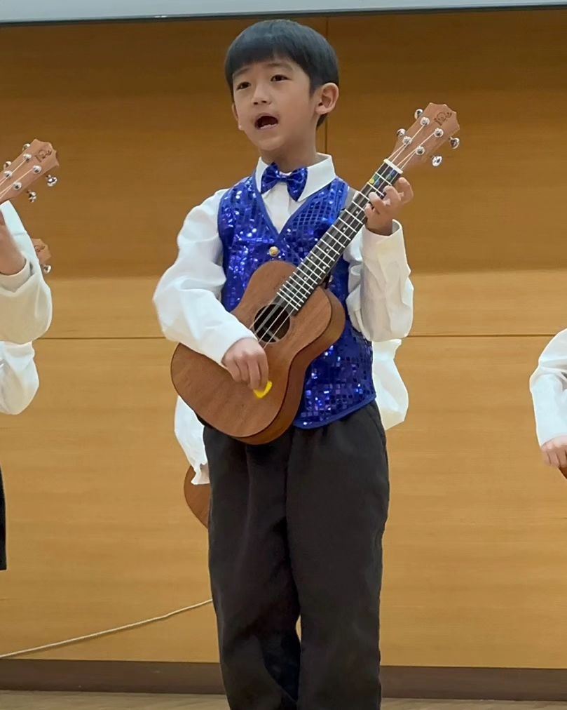 탑주유치원 졸업식날🏫🎓
열심히 연습한 우클레라 공연도 너무 멋있었고 노래도 너무 잘했고
의젓한 모습에 뭉클뭉클🥹
.
.
#유치원졸업식 #유치원졸업하는날 #유치원졸업 #유치원졸업공연 #우클레라공연 #탑주유치원 #탑주유치원졸업 #탑주유치원만세 #8살스타그램 #8살유치원졸업 #졸업스타그램 #졸업그램 #육아그램 #육아스타그램 #4살8살아들 #4살8살아들