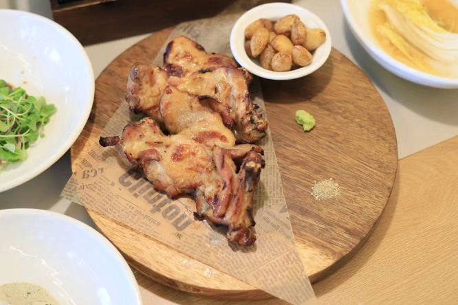 오빠랑 맛있는 요리 먹으러 #미주농원120 
진짜 이렇게 다 맛있을 일이야?
너무 맛있어서 정신없이 먹느라
대화는 좀 줄었지만
맛있게 먹어서 행복해~~~

#순천맛집 #순천맛집추천 #순천닭구이 #순천만맛집 #순천백숙 #순천코스요리 #순천닭집