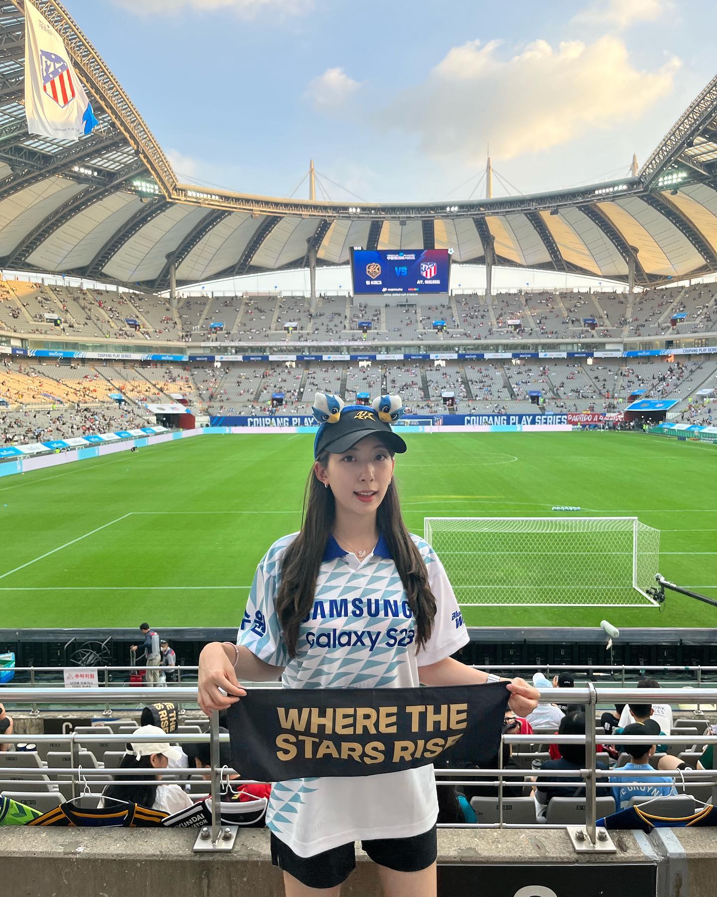 수원 짜아아앙💙🤍❤️
덥지만 재미있었고 재미있었다!!
역시 전 야구보다 축구가 더 재미있네요⭐️⭐️😛
.
.
.
#선팔하면맞팔#선팔맞팔#맞팔해요#맞팔환영#팔로우#소통#일상#좋아요반사#소통해요#좋아요테러#좋테#첫줄#첫줄반사#팔로우늘리기#likeforfollow#f4f#fff#follow#followme#likeforlikeback#축덕#축구#쿠팡플레이#쿠팡축구#축구직관#축구유니폼#유니폼#수원삼성#팀k리그