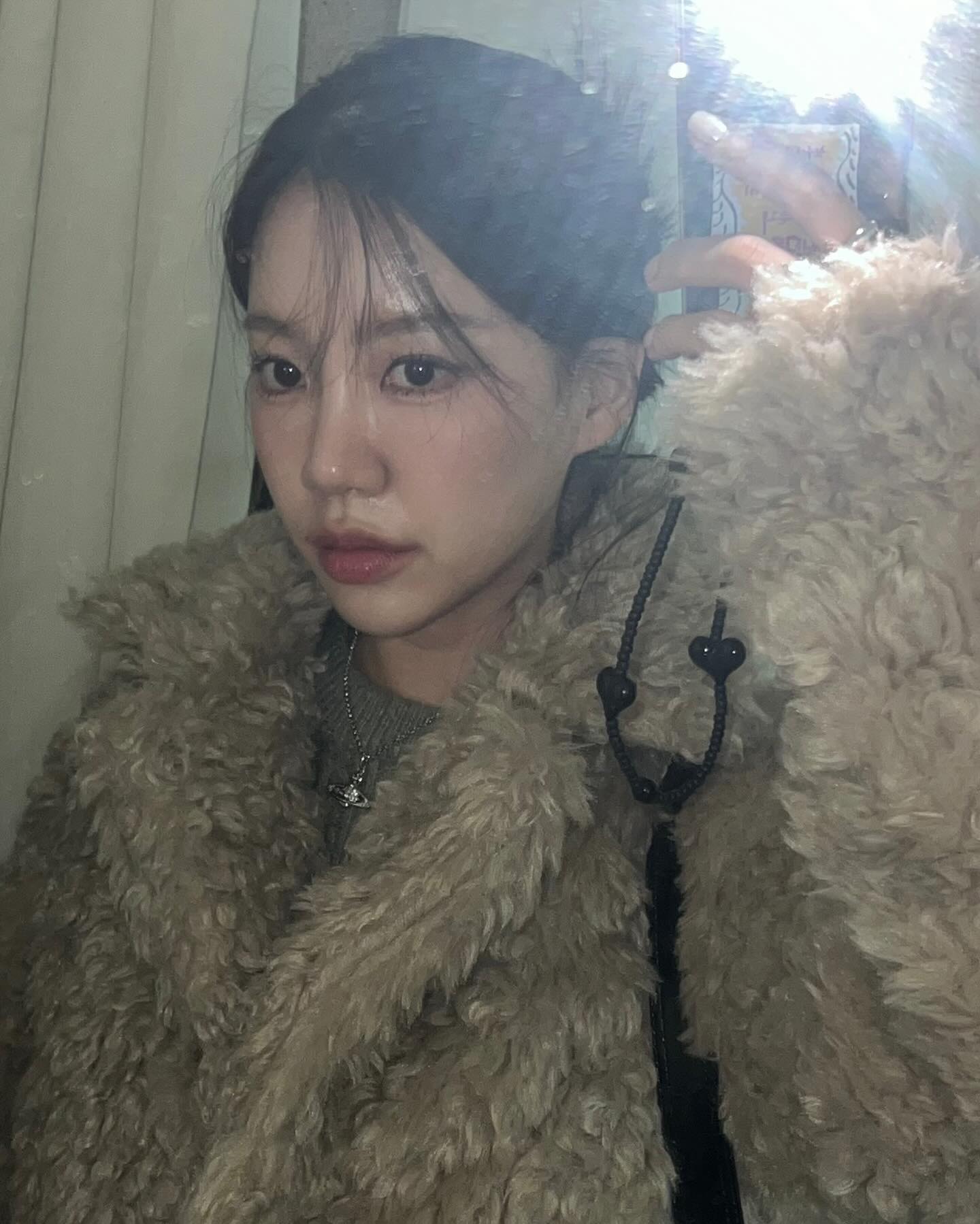 짙은 컬러를 써도 부담스럽게 또렷한 건 또 싫은,, 그런 #데일리메이크업 하고 싶었던 오늘 🖤 오묘한 빛깔이 넘 예쁜 내 마스카라 !! 좀만 기다려유 다같이 쓰자고용,,🥹

.
.
.

예약은 프로필링크 오픈카톡으로 문의주세요🤍
#다인쌤메이크업 #다인쌤 #키츠다인
#키츠 #키츠헤어메이크업 #kitts