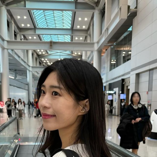 ᴡᴏᴏ ʀɪ •ᴥ• on Instagram: "따뜻한 나라로 떠나요~✈️ 6개월만에 다시 가는 싱가포르🇸🇬"