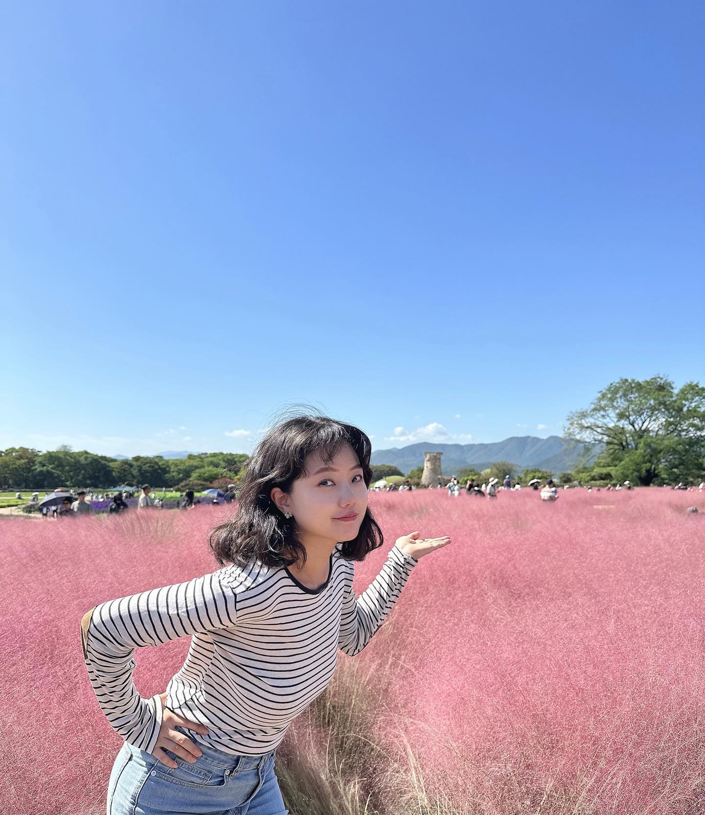 경주여행 즐거웠던 날💕
#경주 #여행 #즐거웠다
#첨성대 #핑크뮬리 #핑크핑크해 
#초록뷰 #자연 #힐링여행 
#팜파스 #코스모스 #이쁘다그램 
#경주대릉원 #넓구나 
#황리단길 #십원빵 #치즈 #부분 #맛있다 
#내류사카페 #불국사카페 #이색적인카페