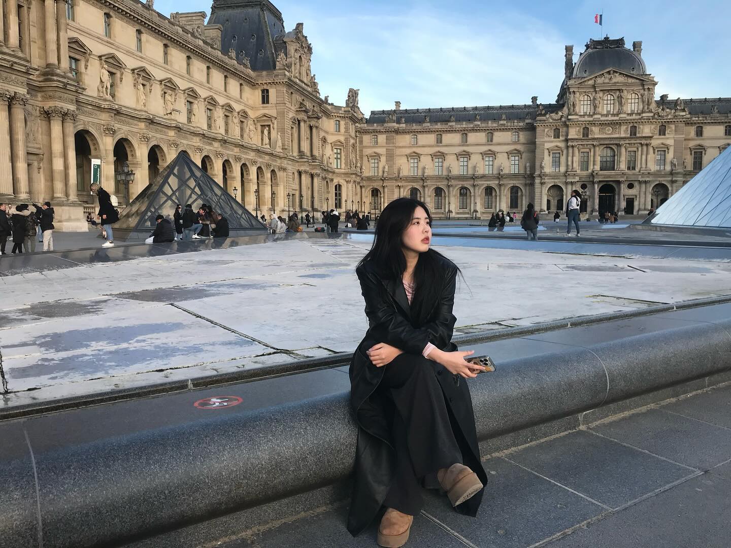 Hyejo in Paris
kloklo_33 's closet