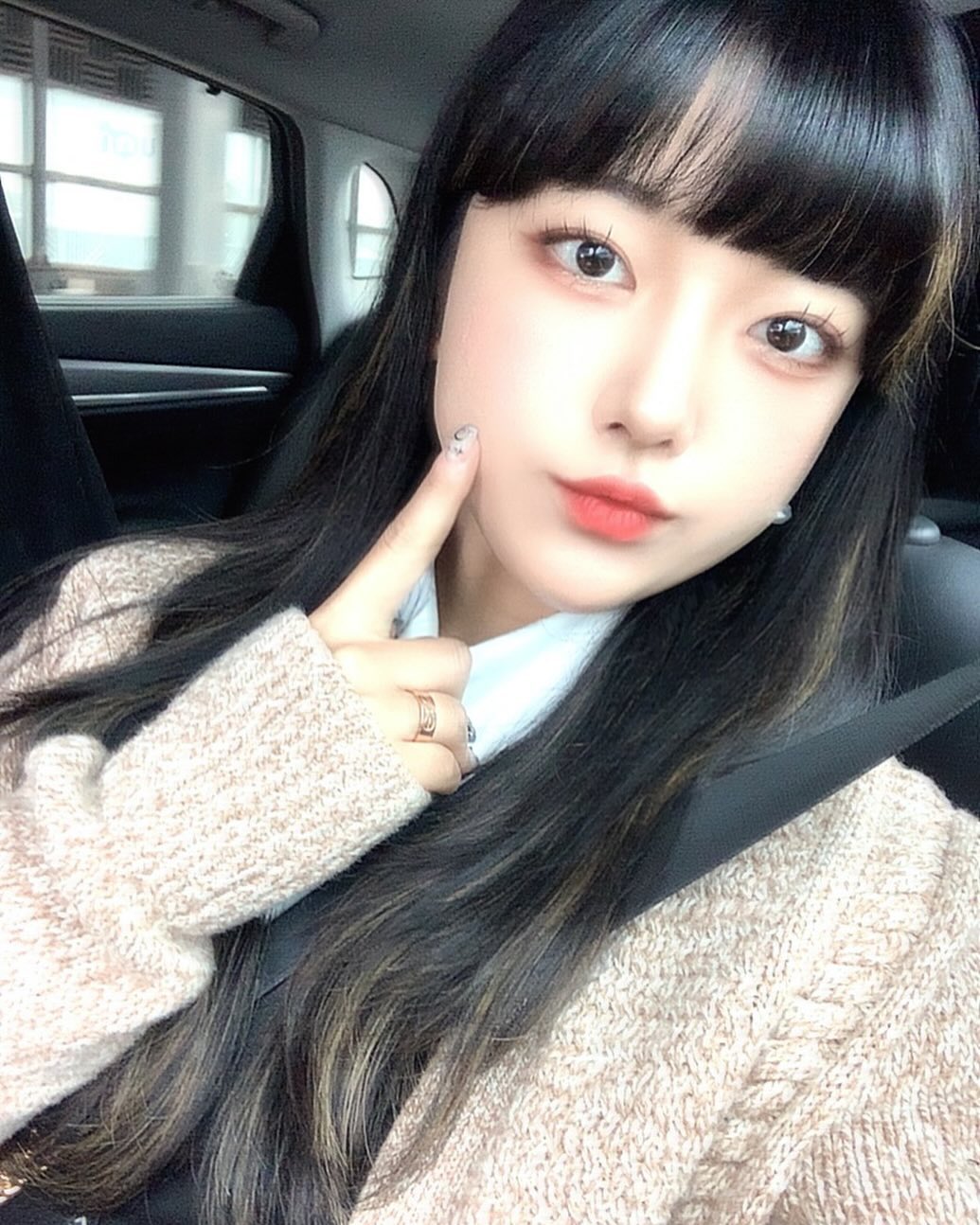 옙흔척 👉🏻😗