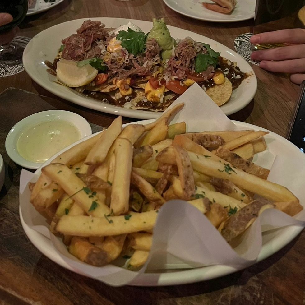 23년 2월
.
뒤죽박죽 그자체
.
#강릉버드나무브루어리
.
#피자맛집 #피맥 #강릉피맥