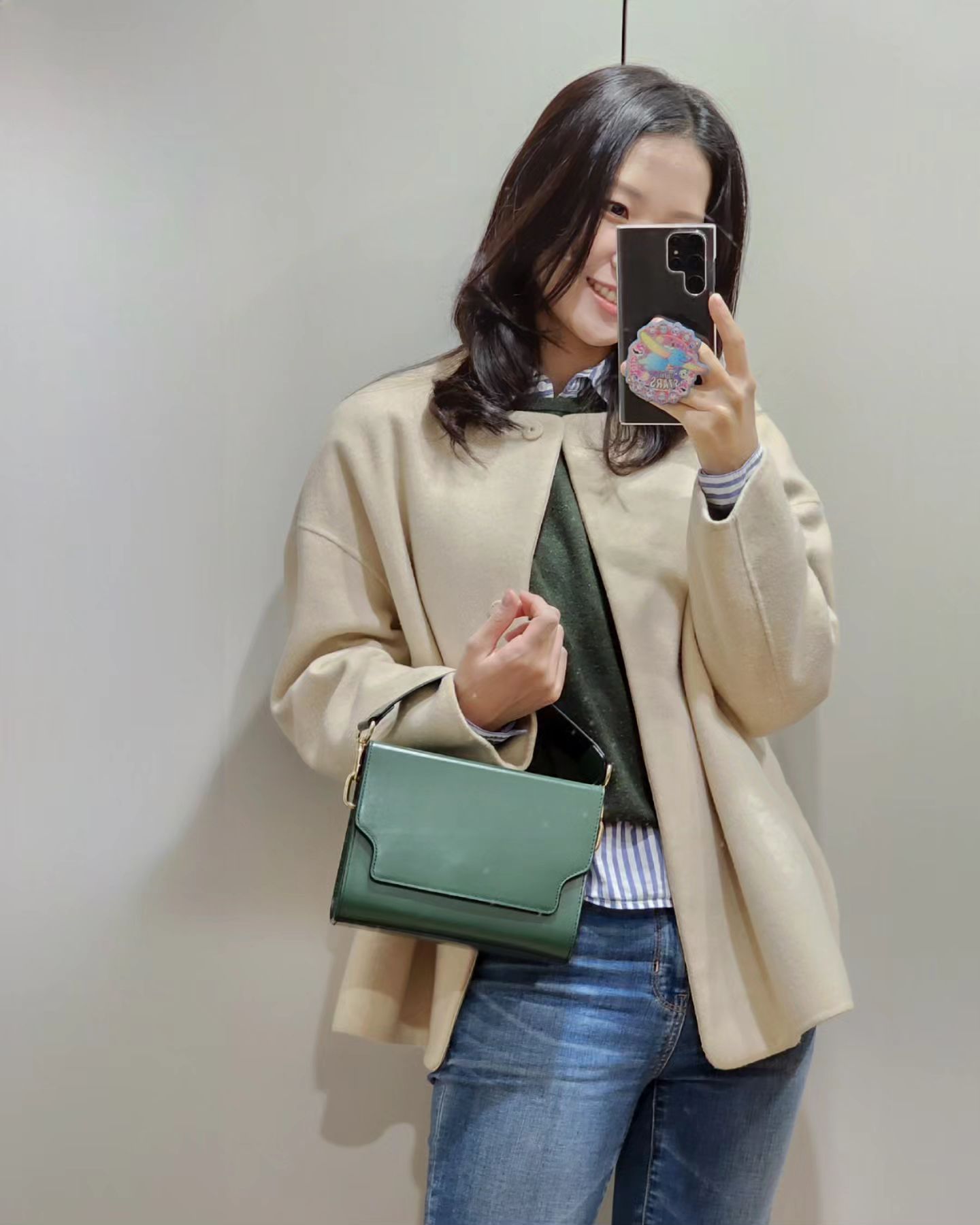 요번엔 💚

이제 드디어 기다리던 주말이 왔네요!
모두 즐거운 주말 보내셔용 :)