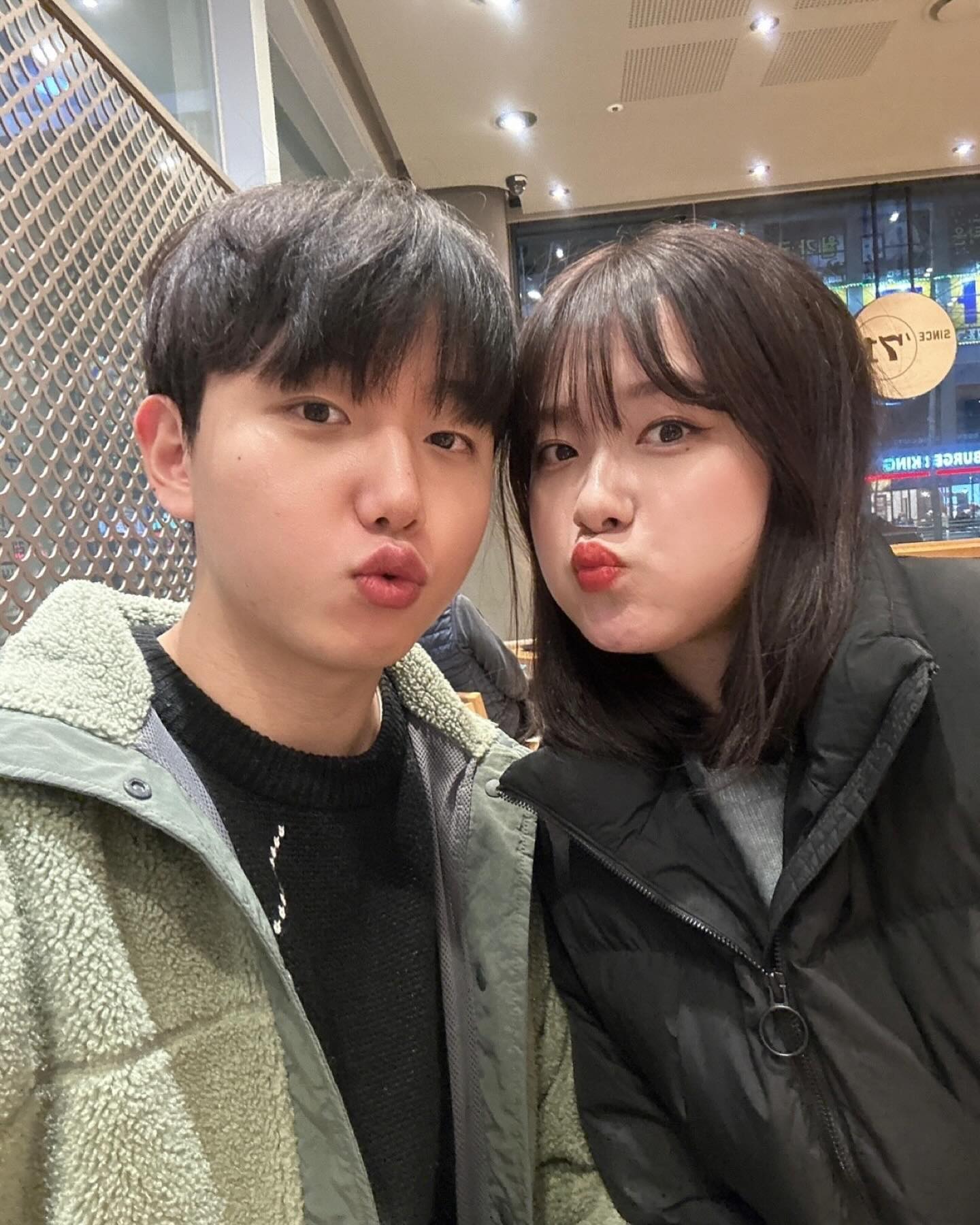 요즘 민석이랑 사진을 안 찍어서…
최근 사진이 없네🥹 

이제 예전처럼 마이찍자 …🫶🏻🤍