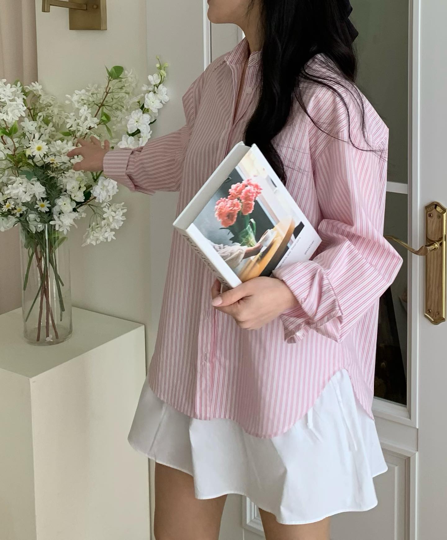 온 마음을 담아 열심히 준비한 마켓 ✨
스포과정 내내 이번 옷들 미쳤다고 ..
너무 예쁘다고 계속 칭찬(?) 해주셔서 더욱 힘내서 준비할 수 있었어요 ❤️🪽 울 천사 고객님들 ,, 증말 마니 따랑해요 ,, 🫶🏻
마켓은 일욜 밤 9시 마감할게요 📣
