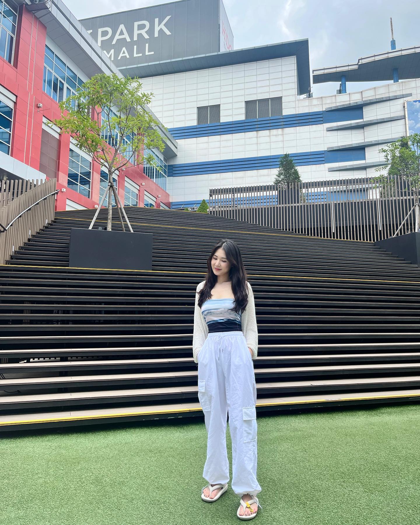 폭염 그만.. 다 타겠어😨
마지막은 그냥 동네바보(?)ㅋㅋㅋ

#용산아이파크몰 #에이비글 #오오티디 #용산