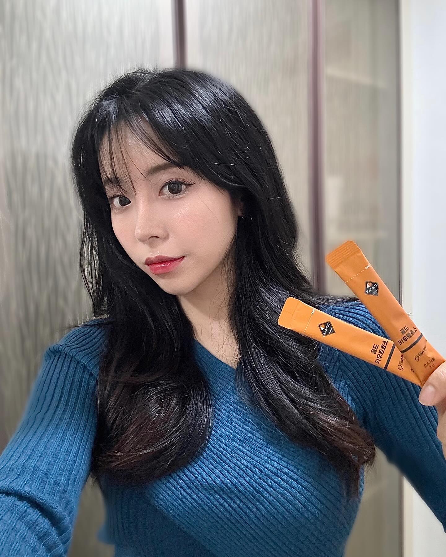 #광고 grainon_official 다들 주말 잘 보냈죠!?🙋‍♀️

요즘 너무 식폭행중이라 효소 다시 찾게 되는..

그리고 효소도 맛 없으면 안 먹는데
#그레인온 #카무트효소 #골드카무트효소
이건 고구마 맛🍠

꼬숩고 달달하니 맛있어서.. 
효소만 입에 계속 탈탈 털을 뻔🤣

그레인온 골드카무트효소
이지혜씨가 모델이더라구요? !!

✅카무트를 소량 첨가x
카무트를 진짜 발효시킨 효소인지 확인하기!
카무트 분말이 들어가 있는 제품들 보면,
 카무트를 발효해서 만든 효소가 아니고 
그냥 첨가한 수준일 가능성이 높다네요!?

✅카무트 효소를 구입할 때 주의사항✅
다이아몬드💎 모양의 정품 로고 확인하기!
카무트 본사 홈페이지에 들어가서 보면 
그레인온 골드 카무트효소가 
정품 컨펌을 받은걸 확인할 수 있어요!

✅100% 정품 카무트로만 발효
고대곡물 전문기업 그레인온이 만든 카무트 효소
✅올리브영 온/오프라인에서도 구매할 수 있다니! 
➡️현재 1월 한달간 상시할인 한대요!
✅그레인온 스마트 스토어➡️새해 맞이 이벤트까지!

하루 한포✅✅

 #이지혜효소  #1월 한달 상시할인 #카무트 #이지혜 #효소 #다이어트 #효소추천 #올리브영 #올리브영추천템 #올리브영효소 #유지어터