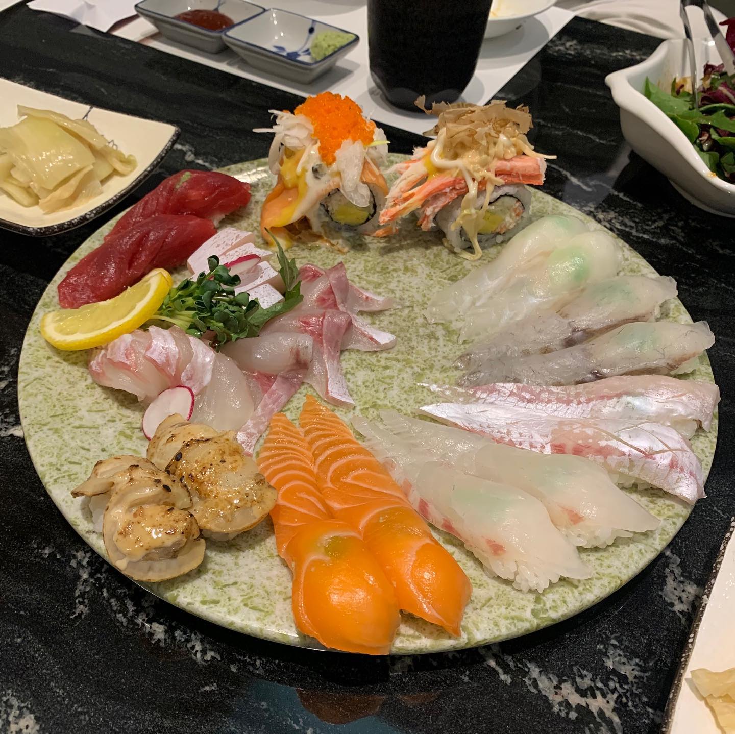 오랜만에 초밥 파티 🥳
.
#대구회전초밥 #대구들안길초밥 #대구초밥 #대구회전초밥맛집 #대구초밥맛집 #대구회식장소 #대구일식 #대구술집 #수성구초밥 #대구스시 #대구수성구맛집 #대구스시맛집 #대구들안길맛집 #대구수성못맛집