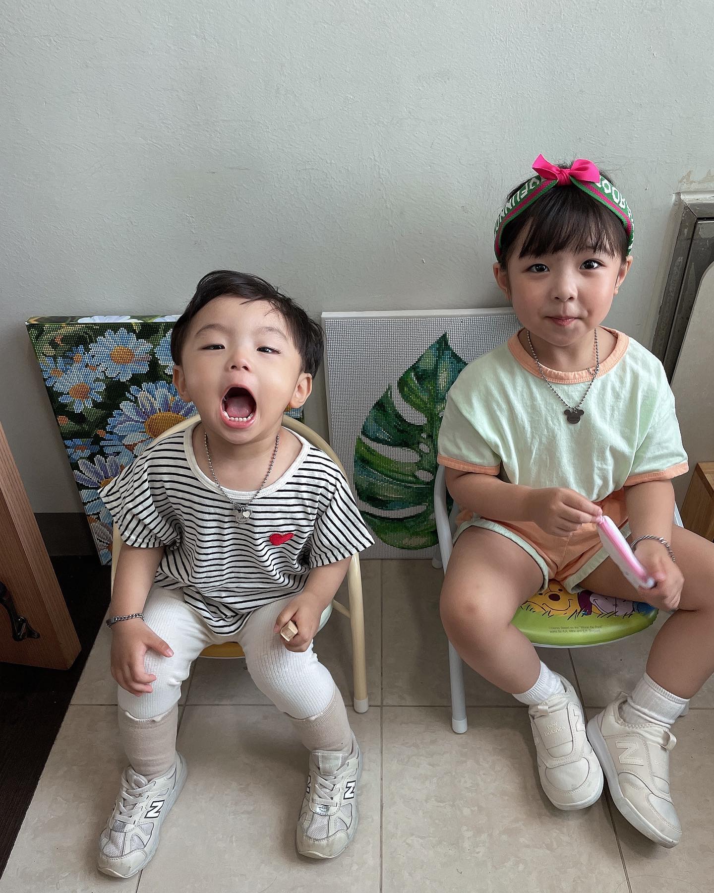 -
2023.06.22(목)
퐁이 태어난지 1616일 되는 날, 👧🏻
도리 태어난지 790일 되는 날, 👶🏻
(도리 교정일 768일 되는 날)
상큼이들 🫶🏻
-
-
#조이남매_👧🏻👶🏻 
🎀 #20190119 #AM1040 #3485g #AO형 #49cm 🎀
💎 #20210424 #AM0948 #3170g #AB형 #50cm 💎