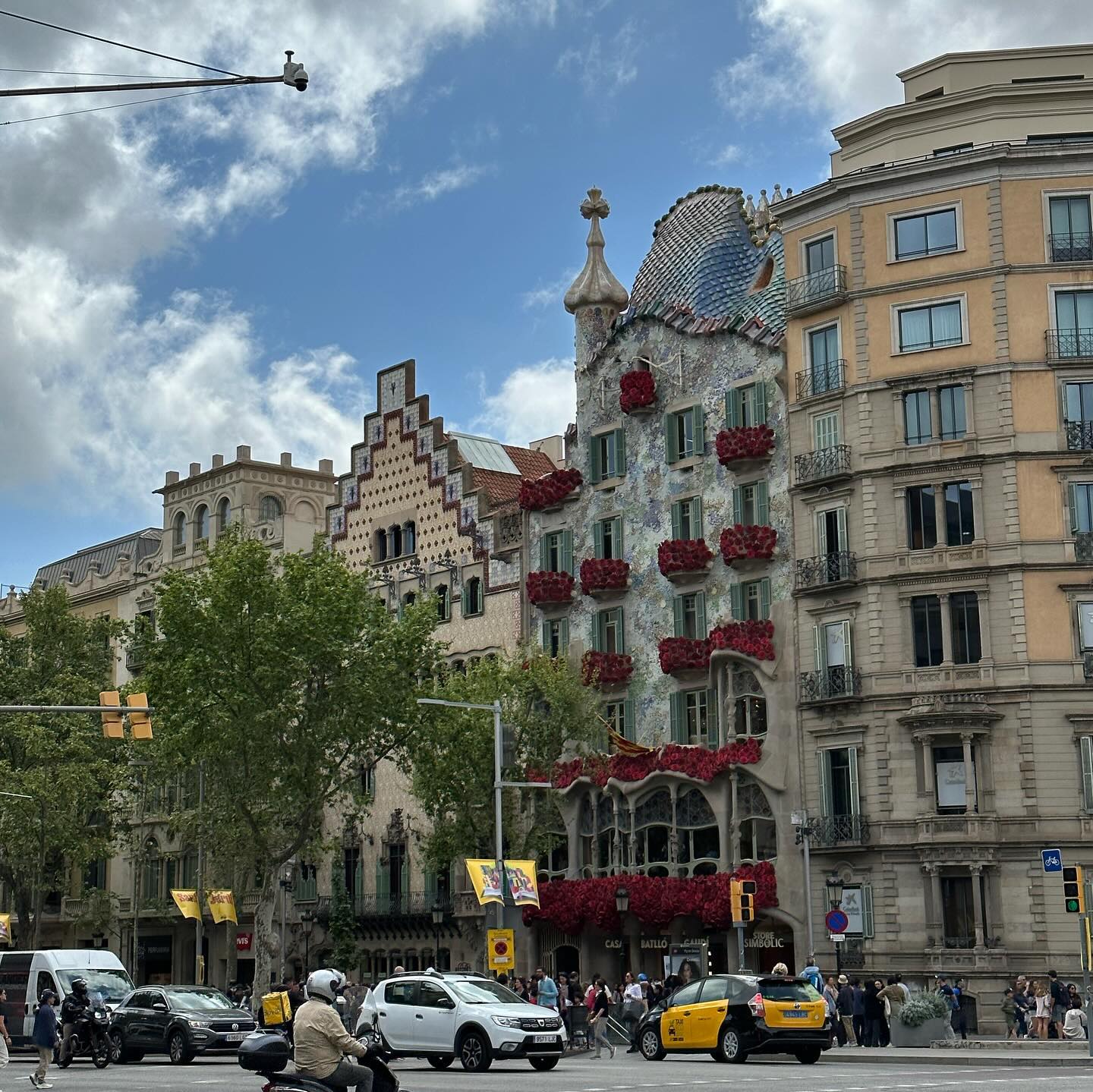 Barcelona = Antonio Guadi 🌹