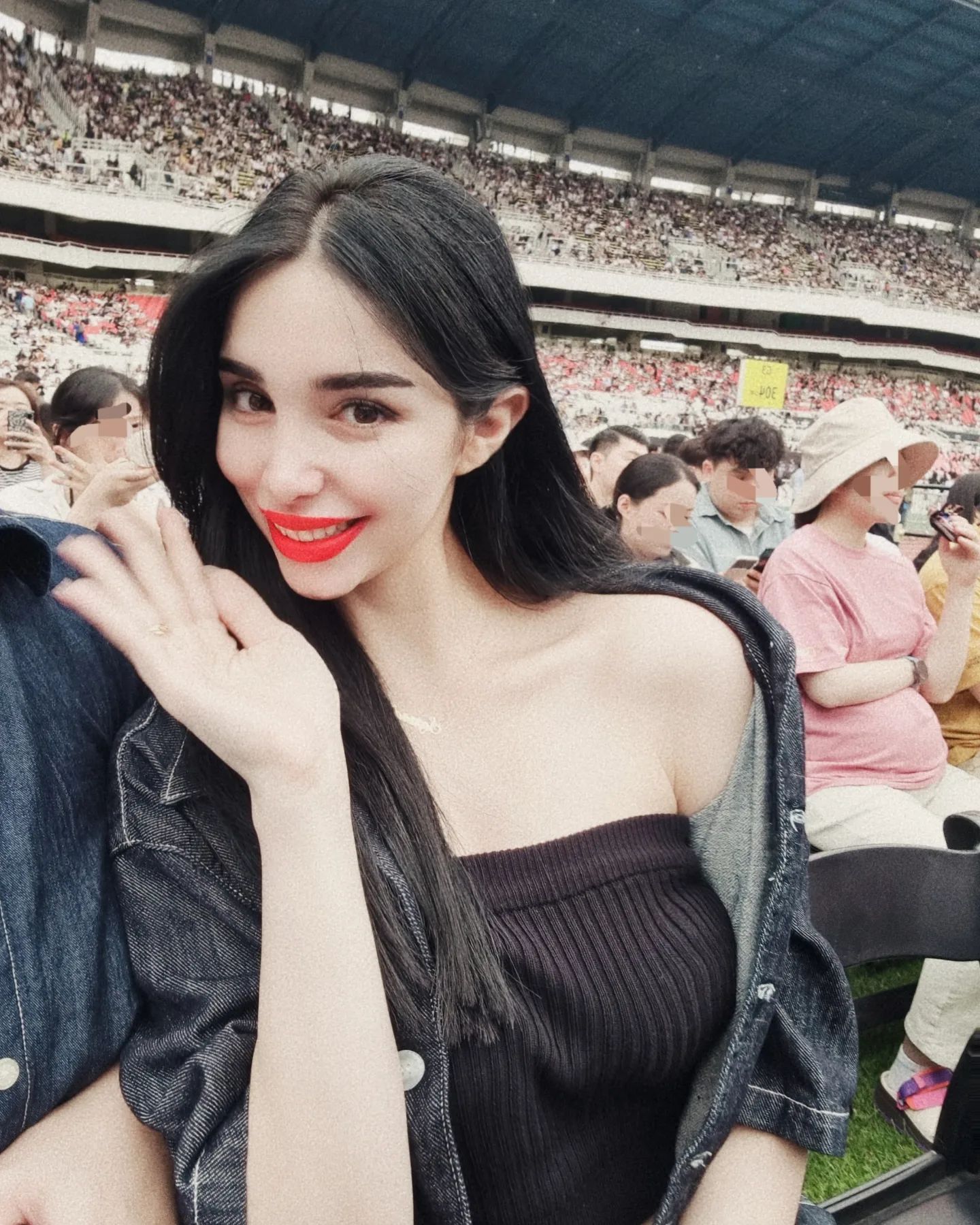 Again me, Falling for him for the 1000000th time🥹🪐🎆 #brunomars #brunomarsconcert #브루노마스 #브루노마스콘서트