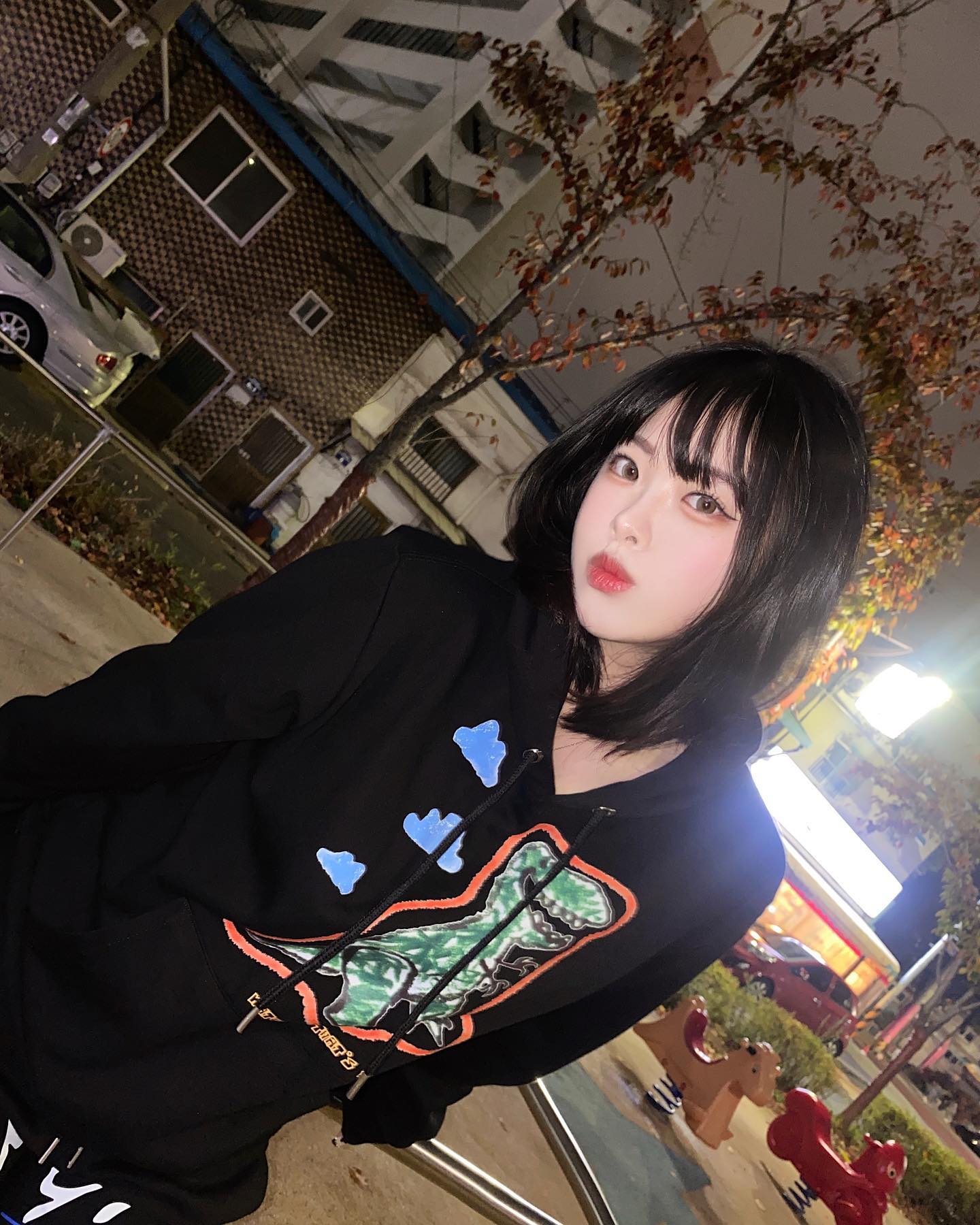 #협찬 🦖중개사의 일탈 😈🌩️

gvgstore notusual_design 

GVG에서 FW 컬렉션 상품 
세일 진행중 최대 65% 🔥

GVG에서 어플 다운로드 받으면 첫 구매 15% 할인쿠폰도 받을 수 있지요!

#팔로우 #좋반 #l4l #selfie #셀카 #selca해외직구 #편집몰 #직배송 #해외배송 #NOTUSUAL #Likeforlike #ootd #러블리룩 #데일리룩 #데일리코디 #아웃핏 #후드티 #hoodie #미니멀룩 #캐주얼룩 #컨템포러리 #MZ #Instafashion #ootd #직배송 #GVG #GVGSTORE #koreanstyle