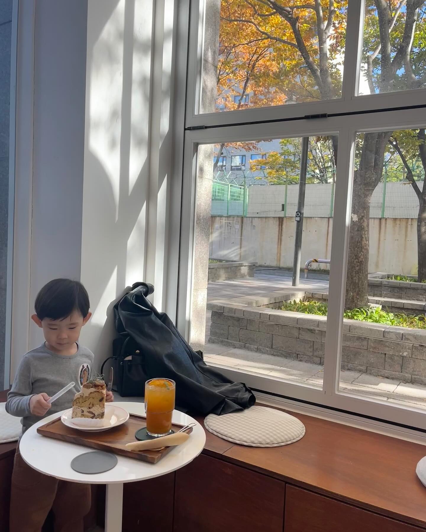 #가을타나봐 

나… 
가을타나봐

🍂