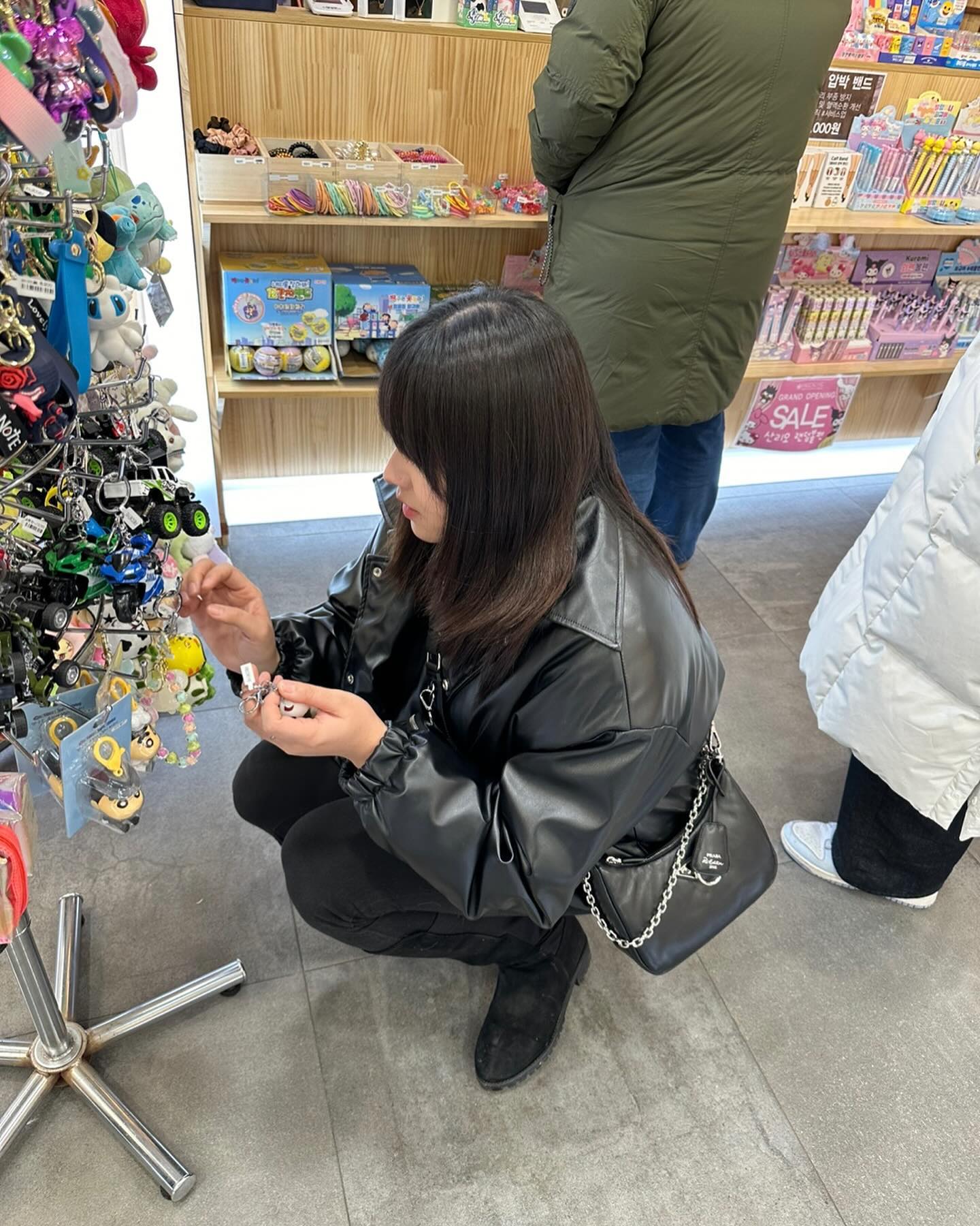 산타할아부지 선물감사합니다😚

내년에도 선물주세요🎅🏻

신난다 신나 😝

#크리스마스
#프라다