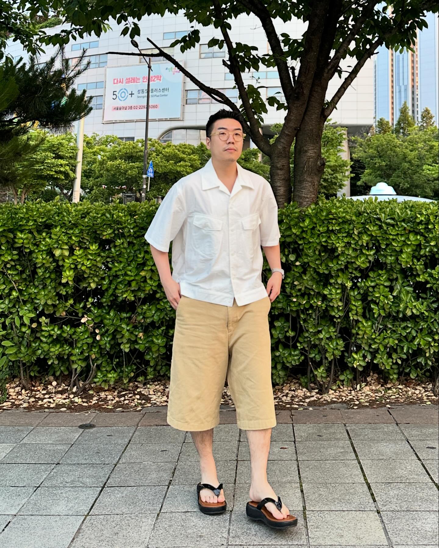 #formal 

단순하고 시원했던 코디 
여름옷 그 자체 

#여름옷 #남자코디 #여름코디 #여름준비 #흰셔츠 #반팔셔츠 #버뮤다팬츠 #반바지코디 #여름이다 #manstyle #manfashion #outfit #패션소통 #소통환영 #맞팔환영 #맞팔선팔 #데이트룩 #시밀러룩 #데이트코디 #안경추천 

#スポーツミックス #スポーツカジュアル #ア ウトドアファッション #メンズカジュアル #撥水加工 #ジョガーパンツ #メ ンズコーデ