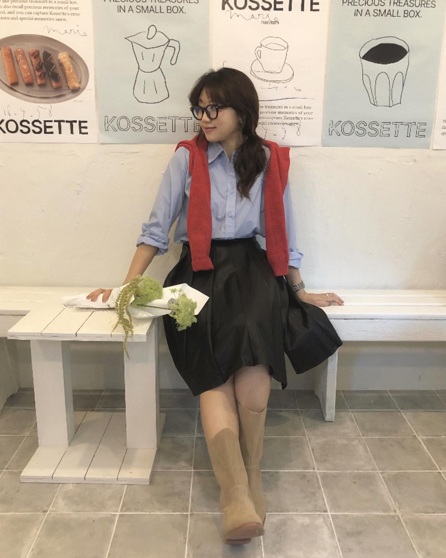 가을엔 역시 클래식이죠🍁
오늘 오픈한 아틀리에나인 쇼룸은 유럽 그 자체였어요,, 자연 속에 유럽의 조용한 마을이 떠오르는🏰

아틀리에나인 24FW 콜렉션도 쇼룸 무드와 잘 어울리는 타임리스, 클래식함이 가득 담겨있더라구요. 스커트, 팬츠, 가디건, 자켓 뭐 하나 빠지는거없이 다 예뻤어요//🤎

🎈8/30(금)부터 9/1(일) 사이에 방문하시면-!
🛍️신상품 15% 할인
🍨아틀리에나인 카톡 플러스친구/인스타그램 팔로우 시, 솔티 카라멜 약과 소프트 아이스크림 증정
💐구매 고객 전원 아틀리에나인 부케 증정

이벤트도 있으니 주말동안 꼭 방문해보세요🍀

장소: 서울시 강남구 압구정로 48길 39
운영 시간: 오전 11시 - 오후 9시

#아틀리에나인 #AtelierNain #아틀리에나인도산플래그십스토어 #아틀리에나인플래그십스토어