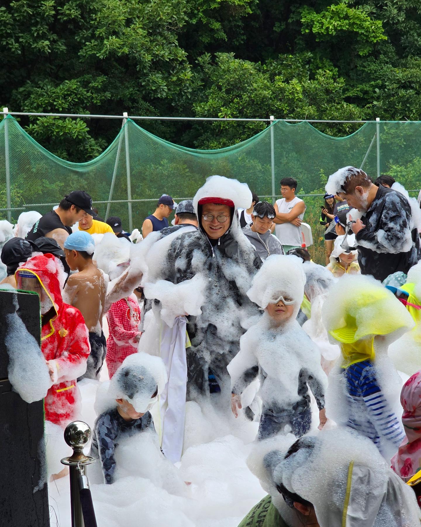 수영장에 버블파티 그리고 비까지...🌧
힘들었지만 재미있었던
조동들과의 대회산🏕🩵

#스물다섯번째캠핑
#대회산캠핑장
#키즈캠핑장
