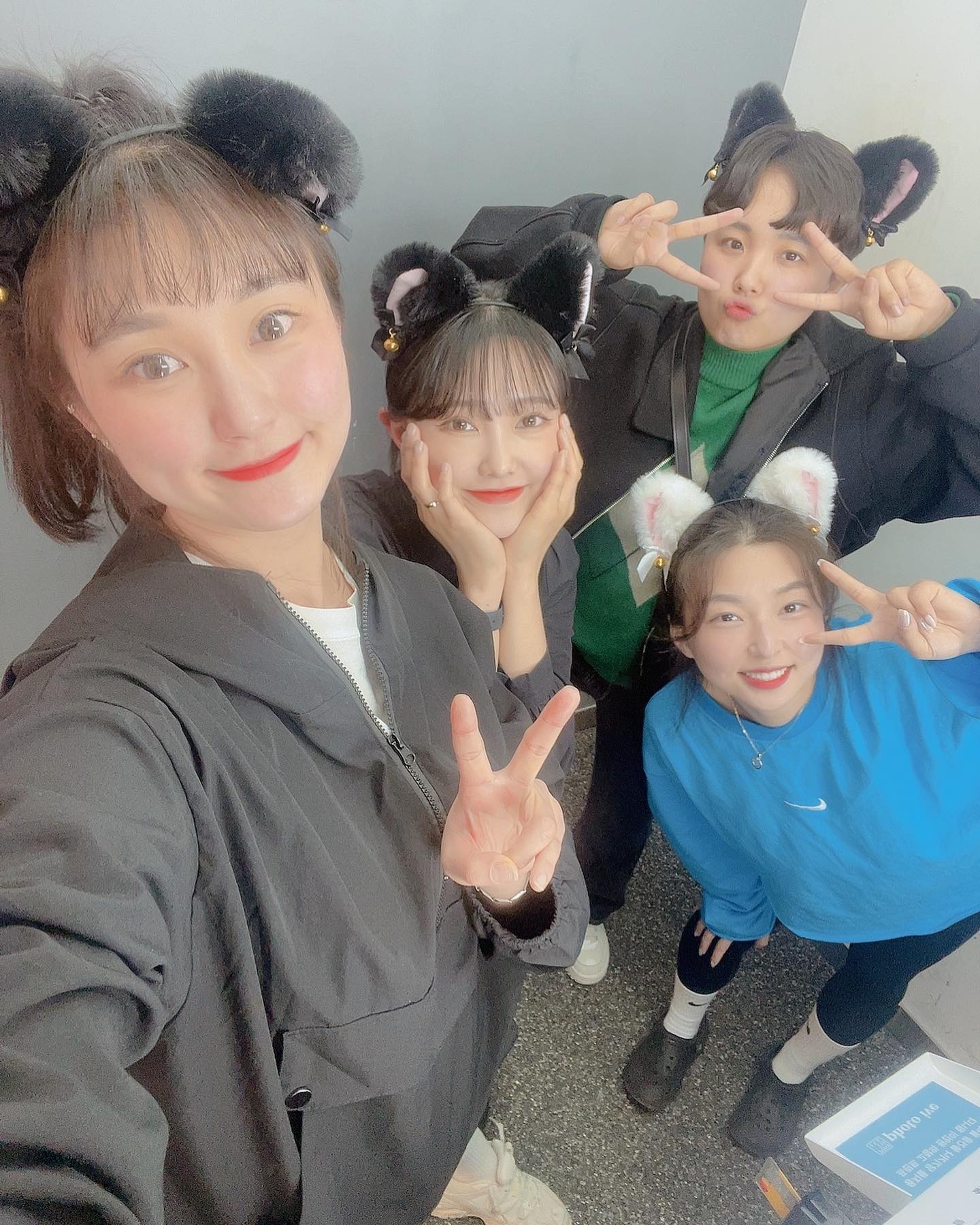 10년전이나 지금이나 변함없이 재밌고 정신없는 #소선지진 ㅋㅋㅋㅋㅋ 축가 기대할게 칭규들🙄❤️