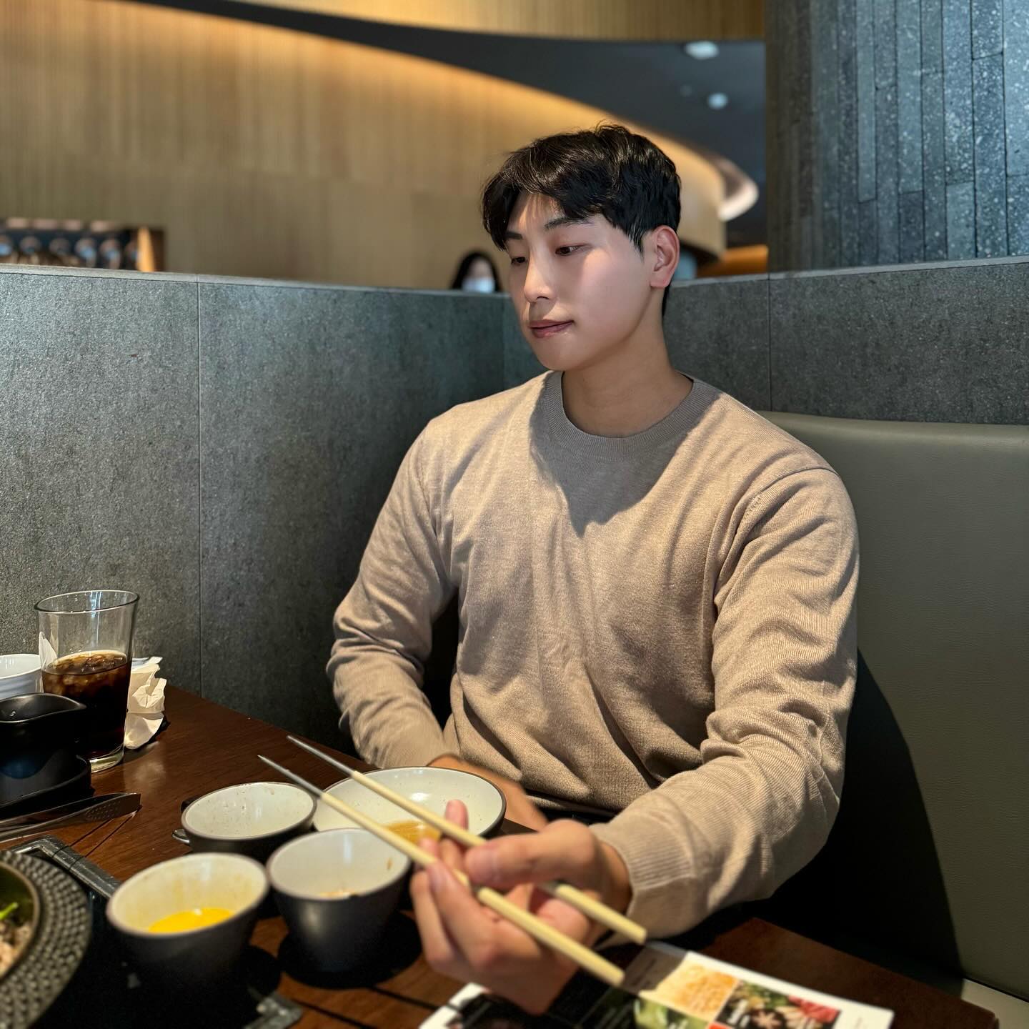 먹을때 가장 행복해 😗
•••
••••