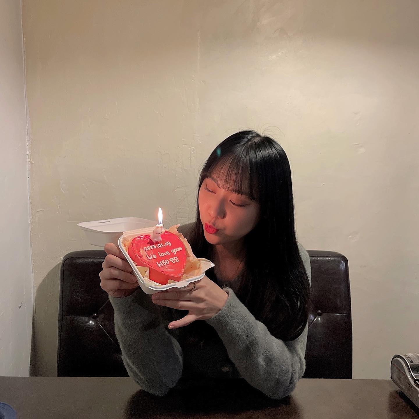 연진쓰 찐 20대 후반... 😭
새해 복 많이 받으세요!
다들 너무 감사합니다🤍🎂🤍
.
#HBD