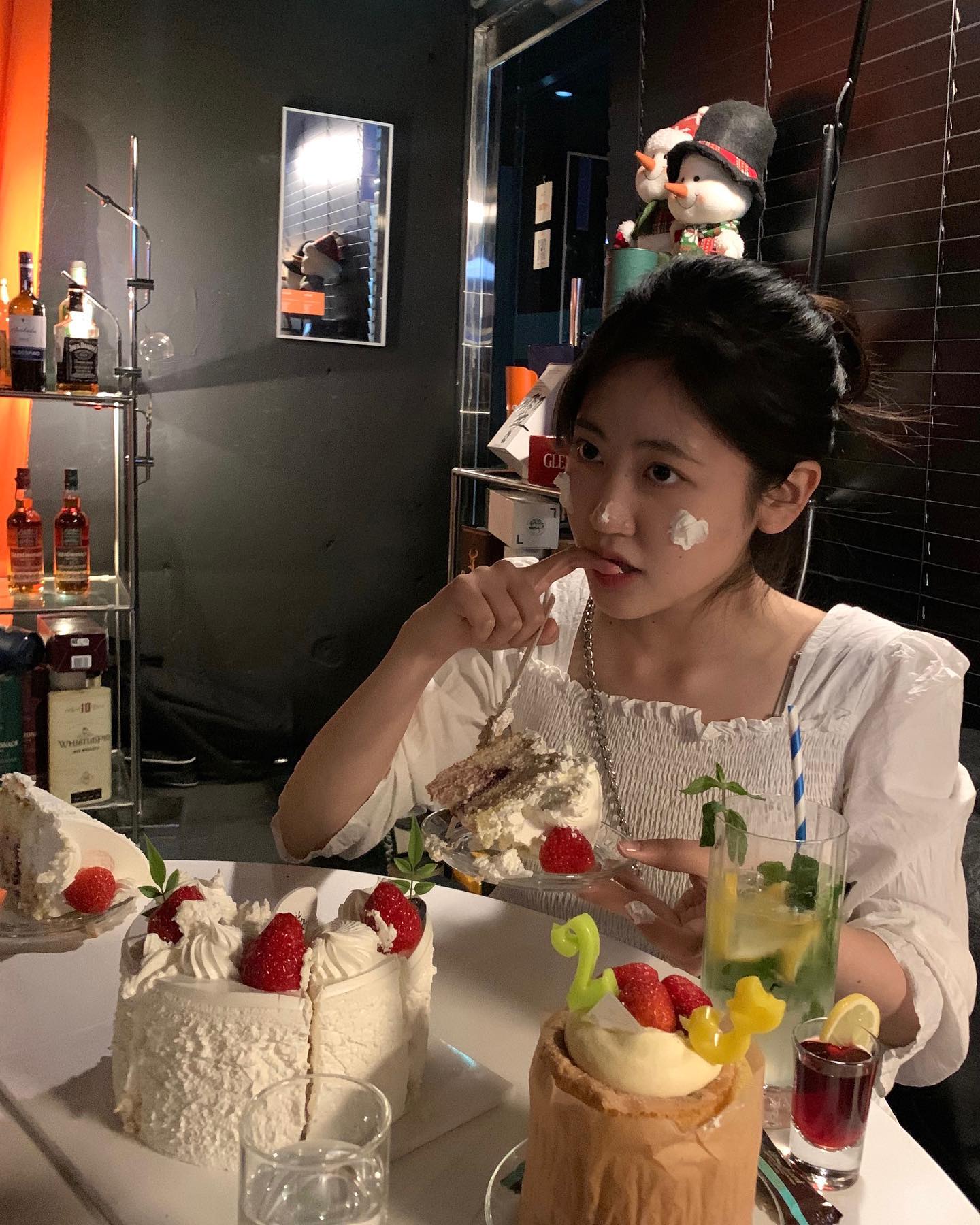 “완전한 진실보다 거짓이 섞인 진실이 더 진짜같다” 

- 현진, 가인 曰 -