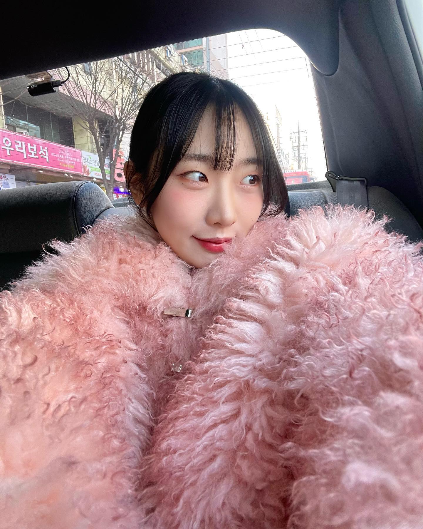 thㅜ원 나들이,,
리빙 소품 구경하고 귀여운 상점에서 귀여운 메리제인 잔뜩 발견
날이 춥지않아서 ,, 햇살이 좋아서 ,, 그냥 그래서 ,, 좋ㄷr
🦩🦩🦩🦩🦩