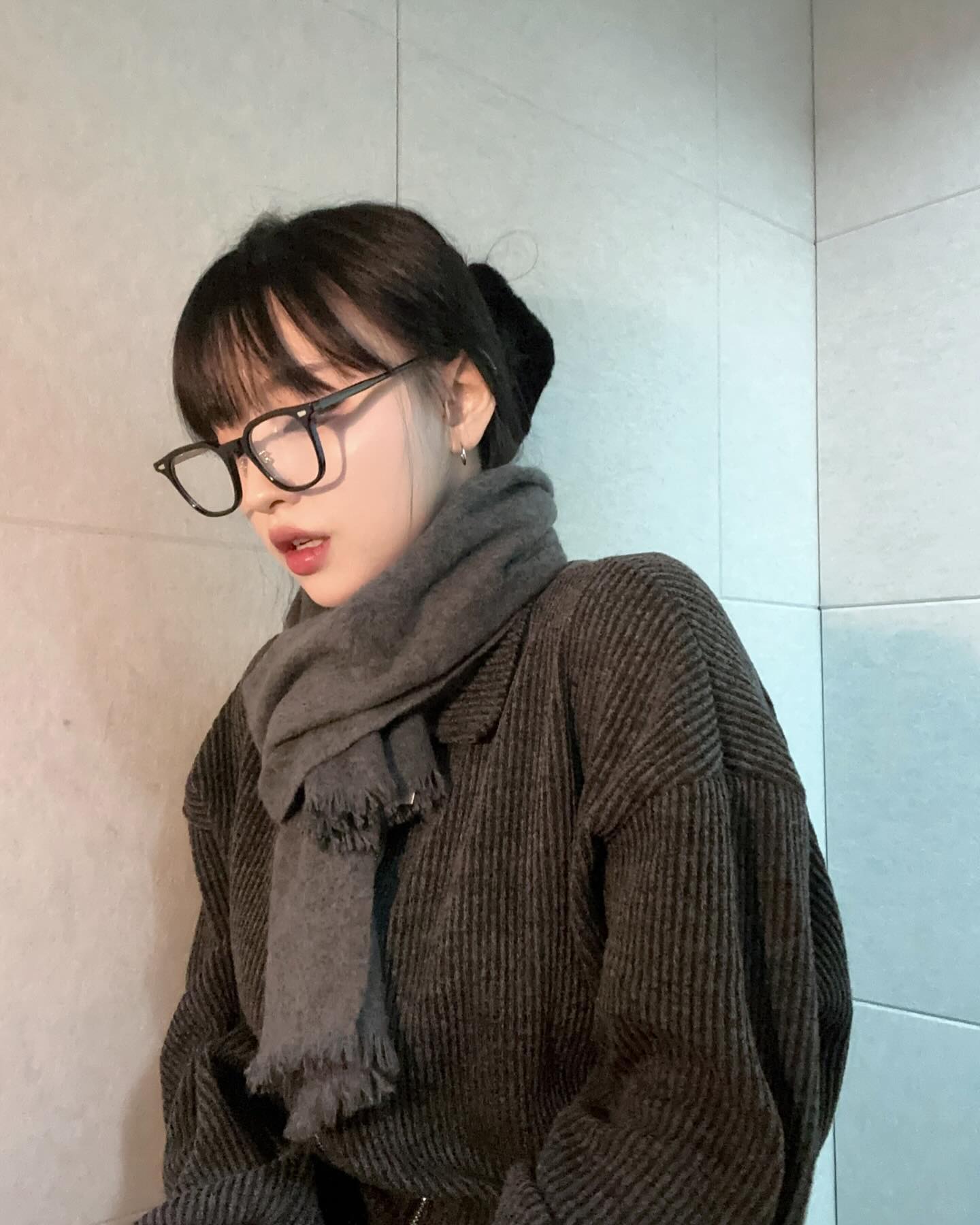 (요 사진도 맘에 들어서 걍 올림)아유..이번 감기 정말 길고, 날 고달프게 만드는 군하....! 튼튼했던 나...🥲 다 주것다~
.
.
.
.
.
.
.
.
.
.
.
.
.
#오오티디 #셀카 #셀피 #데일리룩 #데일리 #오늘의패션 #패션 #안경코디 #목도리코디 #겨울코디 #맞팔 #좋반 #댄서 #뷰티 #뷰티스타그램💋 #ootd #selca #selfie #fff #lfl #l4l #f4f #fashion #daily #dailylook #dancer #dance