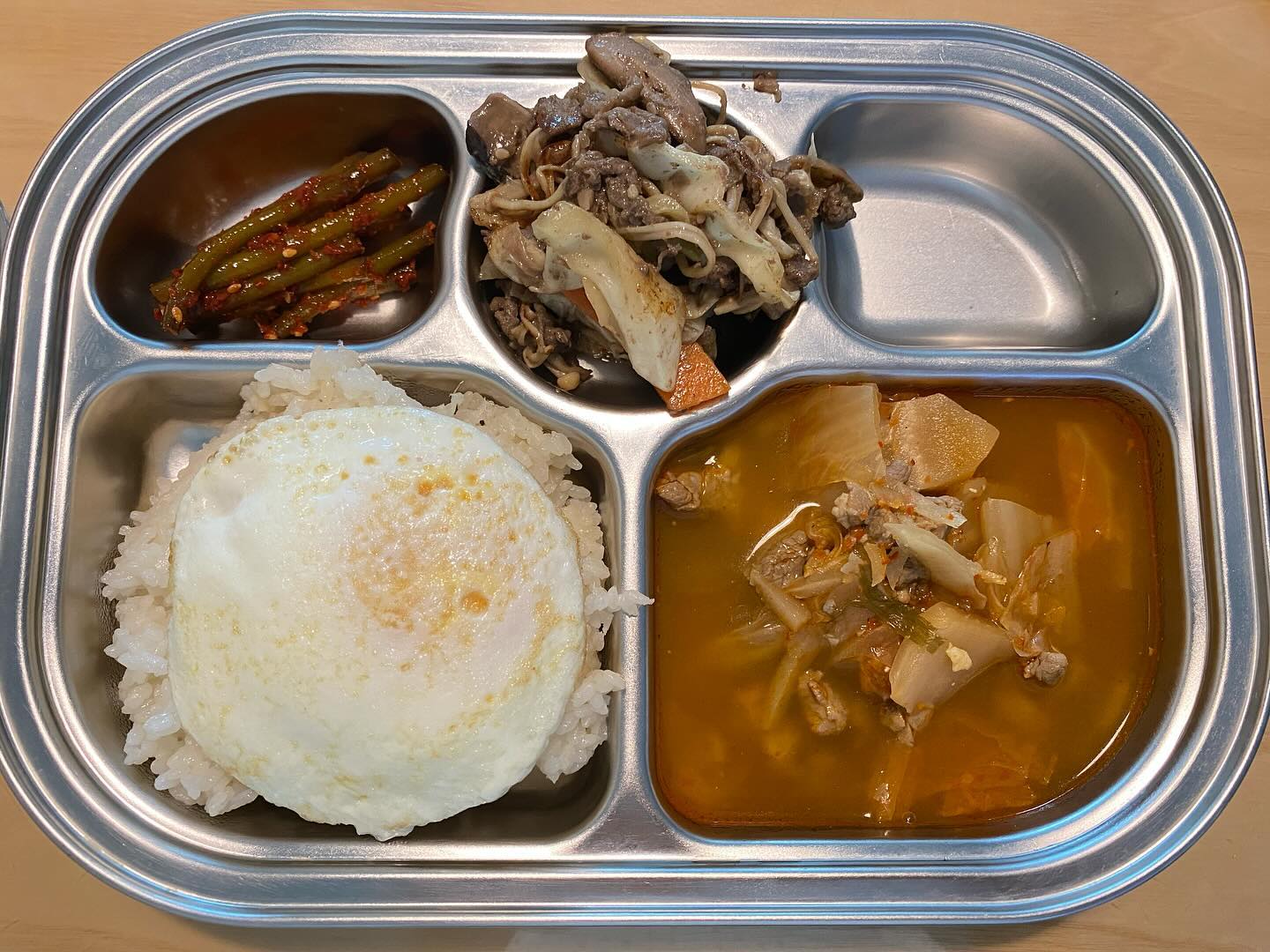 누구 밥 ?? 나의 소중한 한끼 🫢 

#밥먹자 #점심식사 #먹을만큼만적당히 #배부르네