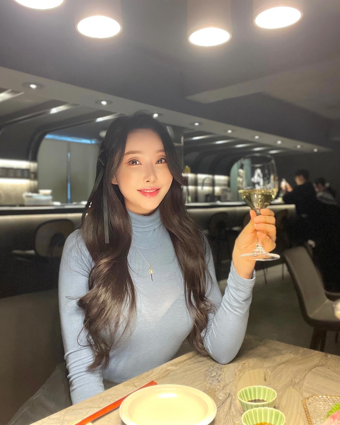 모던하고 시크한 감성의 인테리어가 인상적인 라보에 다녀왔엉
다 맛있었지만 특히 싱싱한 방어회와 마치 종합선물세트처럼 풍부한 맛이 느껴지는 후토마끼는 일품이었엉❣️
파인 다이닝을 합리적인 가격에 만날 수 있는 라보! 
일식 땡길때 한번 가보장🎶

laboseoul #라보 #라보서울 #압구정맛집 #압구정이자카야 #압구정술집 #압구정회식 #압구정데이트 #압구정로데오맛집 #압구정로데오술집 #청담맛집 #청담술집 #청담이자카야 #청담데이트
