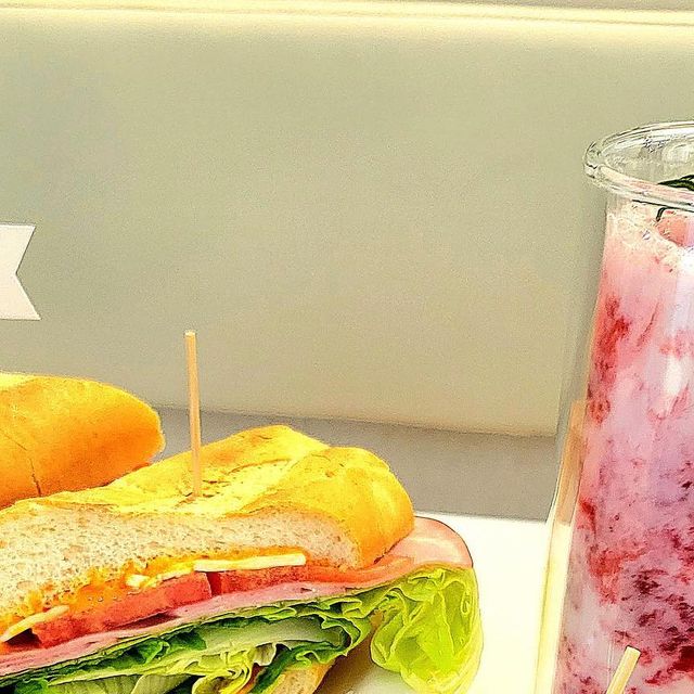 얌퐁 on Instagram: "#협찬 가성비 샌드위치 찾아? 속이 편한 한끼 찾아? #로드샌드위치 #미사샌드위치 #하남샌드위치 🥖 본사에서 빵과 쿠키를 직접 제조하여 판매! 🥖 엄청난 연구를 통해 샌