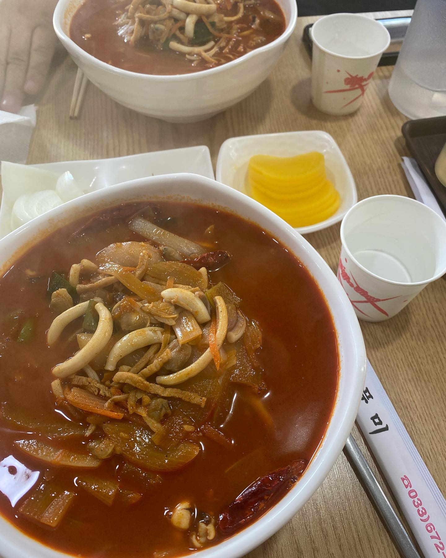 #짬뽕 #짬뽕맛집 #양양맛집
.
진짜 완전 오랜만
2년만에 간듯?
.
갈려고 하면 문닫고
어제 급으로 남펴니가
풍미가자고 해서 전화했더니
영업중 바로 고고! 완뽕😋
.
나는 매운맛, 남펴니는 보통맛
존맛💙
.
우리는 오픈 하자마자 가서
웨이팅 없었는데 먹고있는중
사람들이 마구 생김 역시 맛집
.
둘째랑도 가야하는데 다담주 도전!
.
👍풍미 
* 월-토 11시~2시까지 영업
* 일요일은 휴무